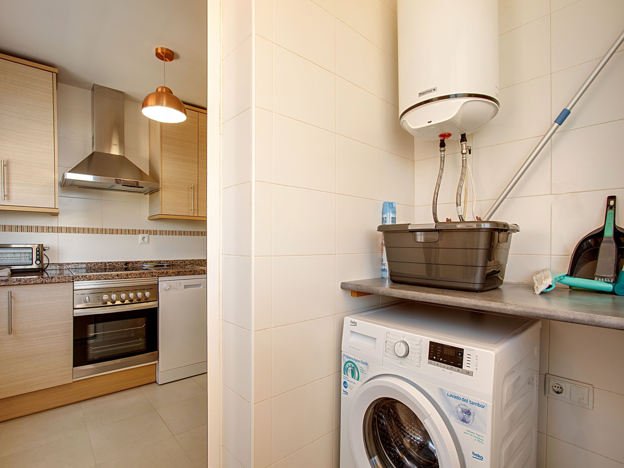 Lomahuoneisto Lovely Apartment with swimming pool