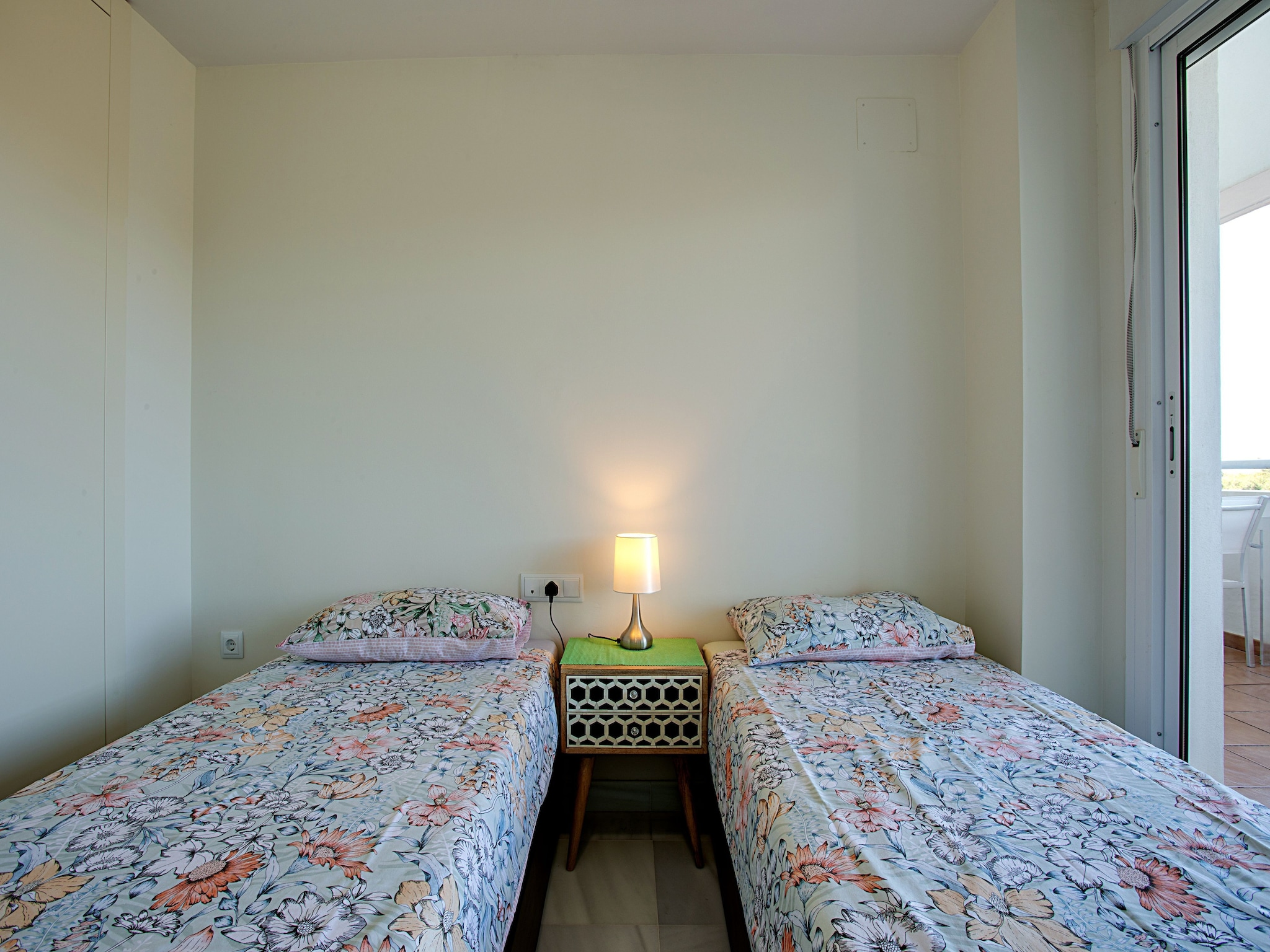 Lomahuoneisto Lovely Apartment with swimming pool