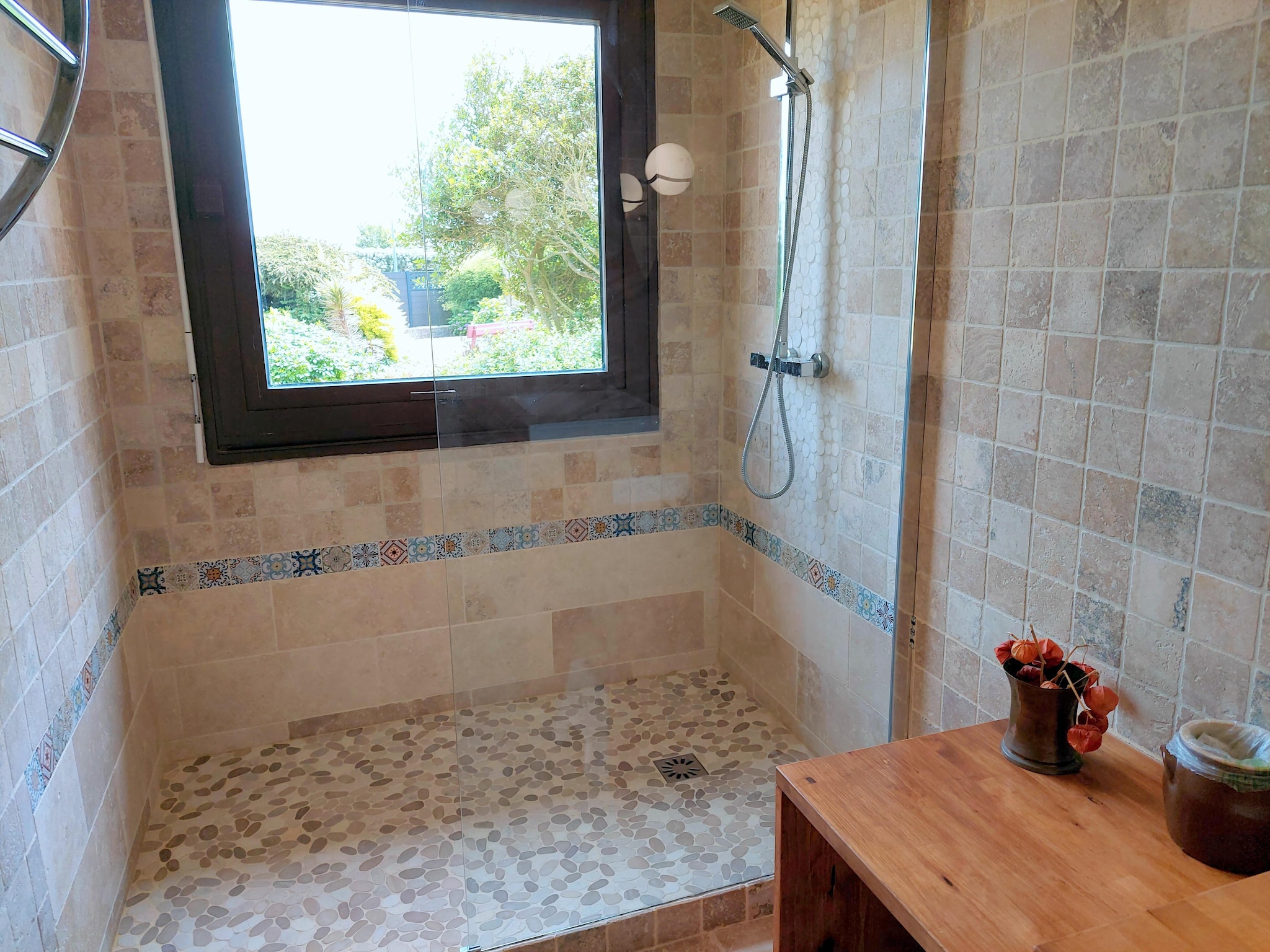   Ferienhaus mit Jacuzzi in Guisseny