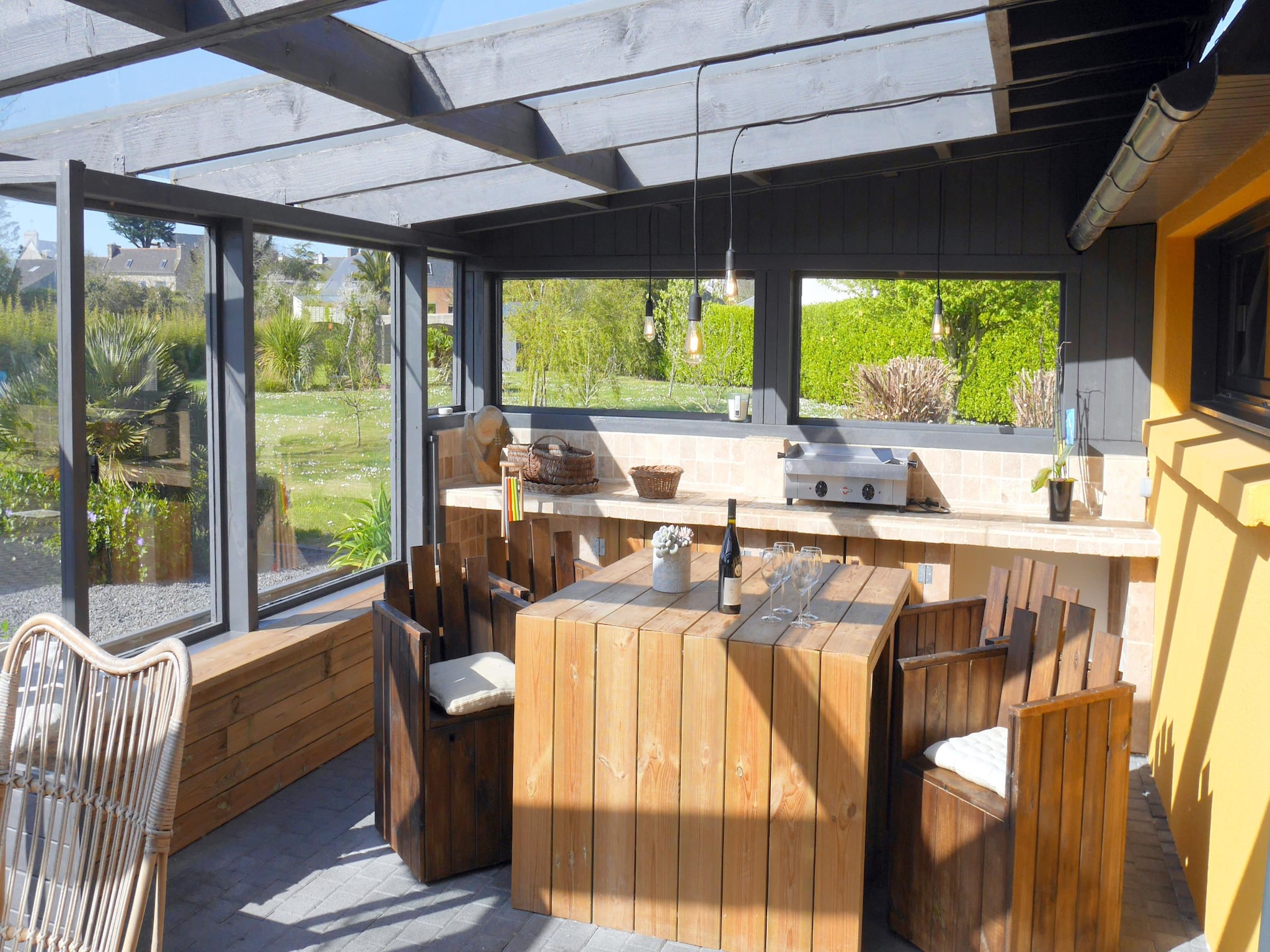   Ferienhaus mit Jacuzzi in Guisseny