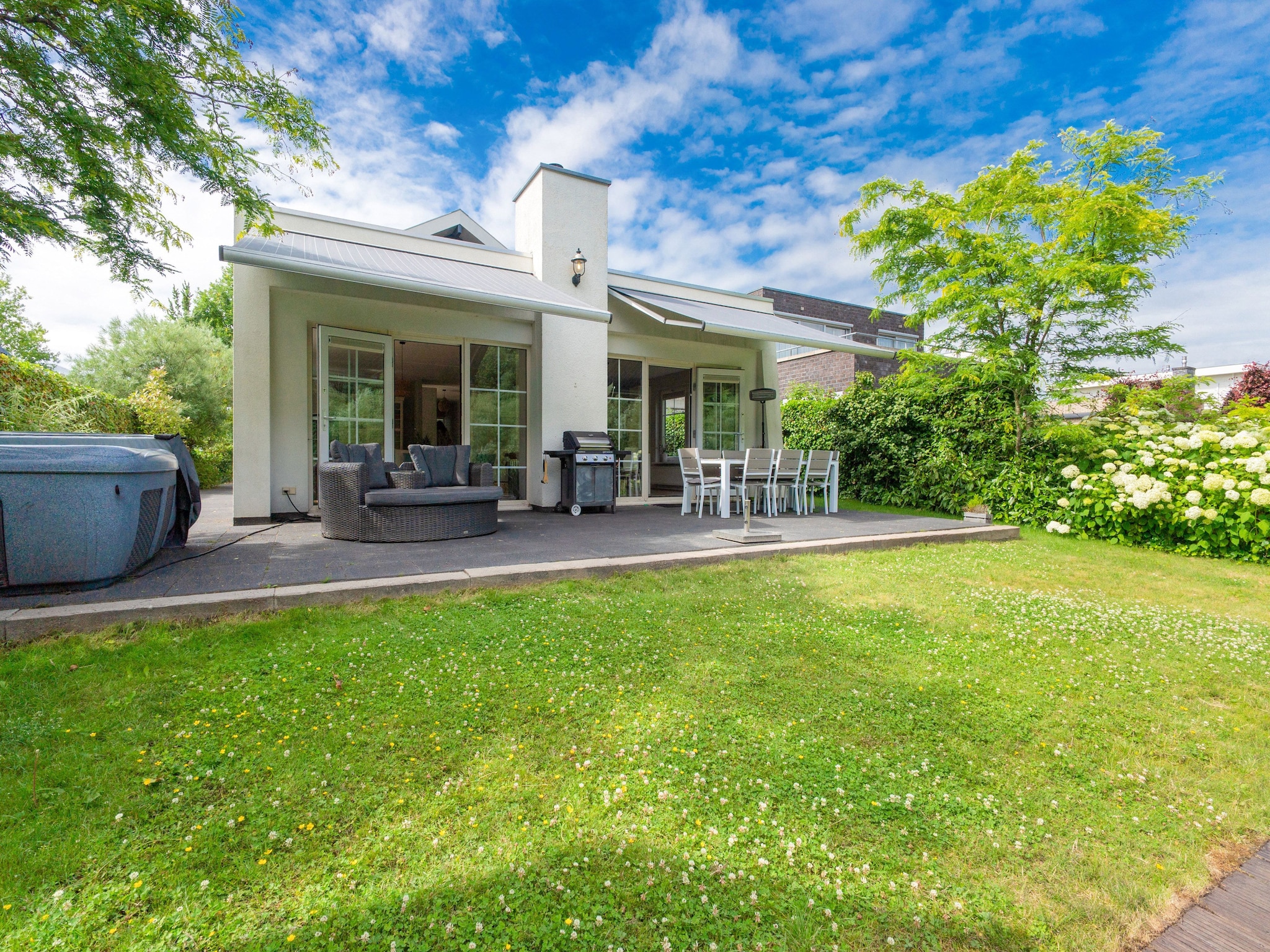   Luxe vakantievilla Harderwijk 221 met bubbelbad en