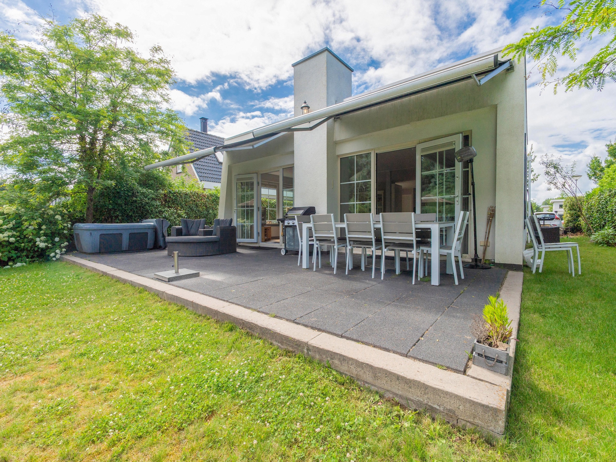   Luxe vakantievilla Harderwijk 221 met bubbelbad en