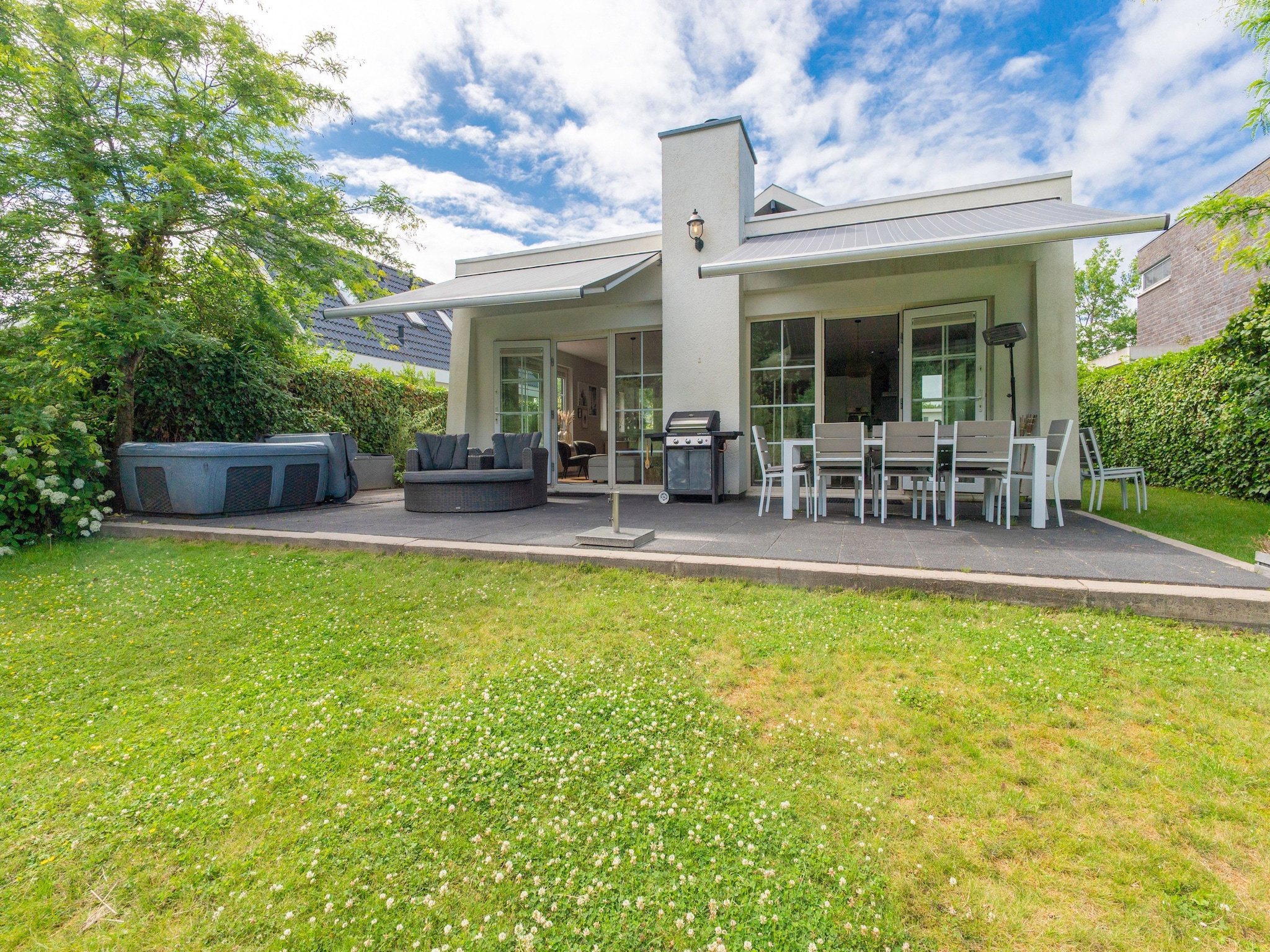   Luxe vakantievilla Harderwijk 221 met bubbelbad en