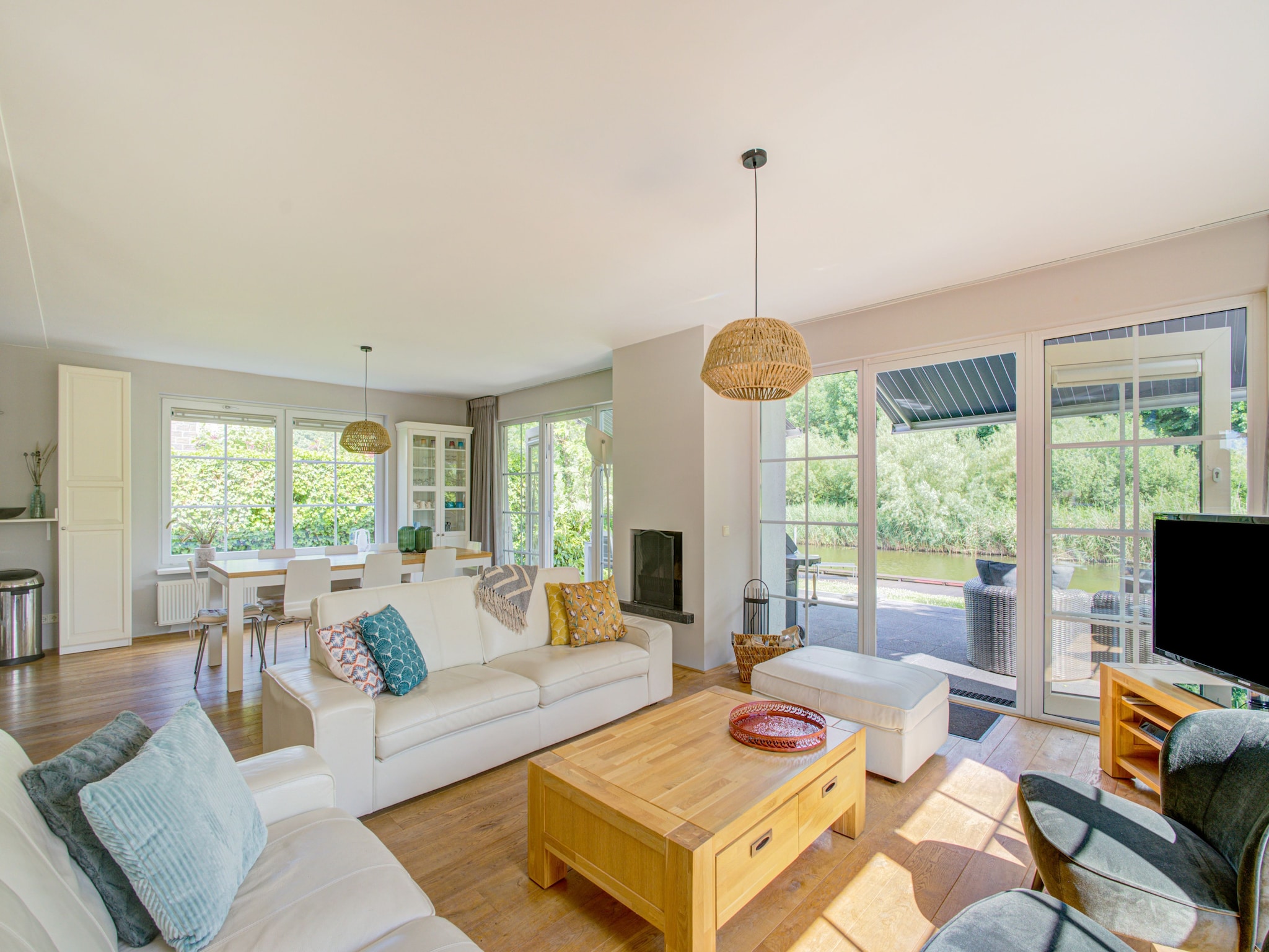   Luxe vakantievilla Harderwijk 221 met bubbelbad en