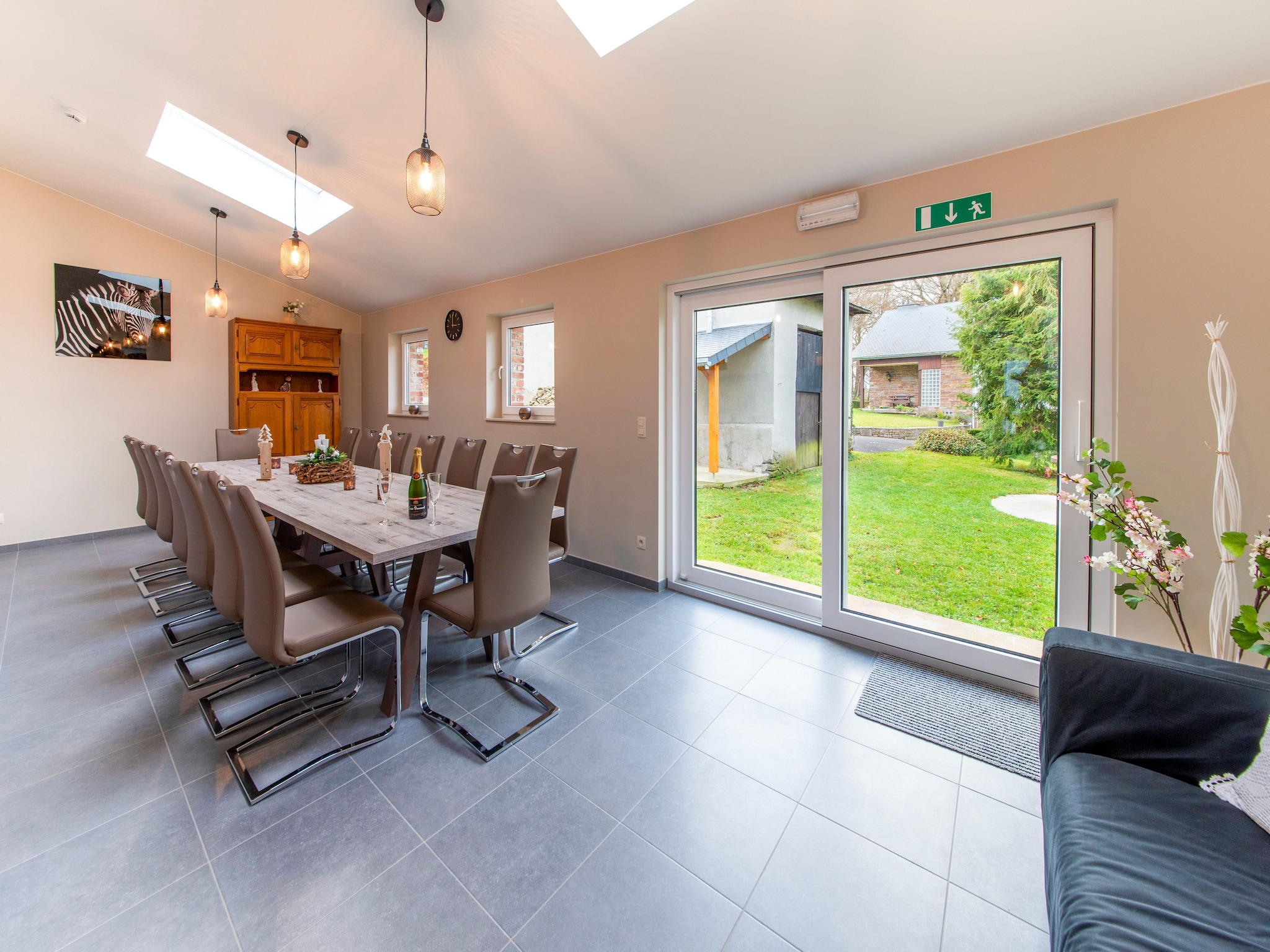   Superbe maison de vacances pour 15 adultes situ&#2