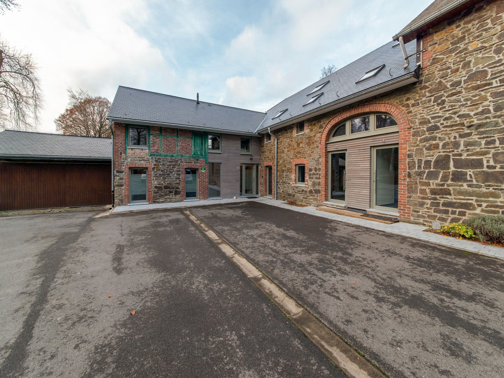  Superbe maison de vacances pour 15 adultes situ&#2
