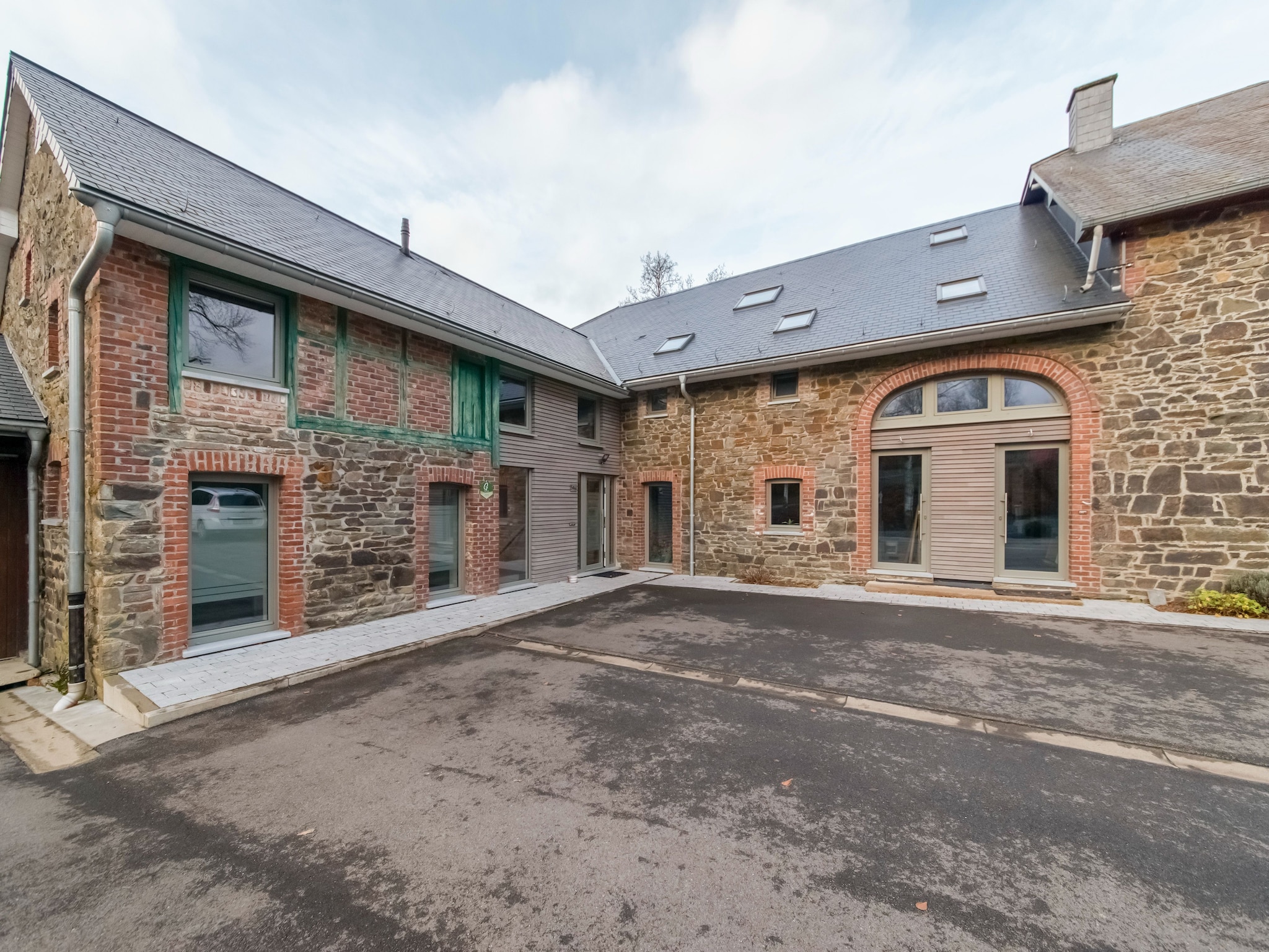   Superbe maison de vacances pour 15 adultes situ&#2