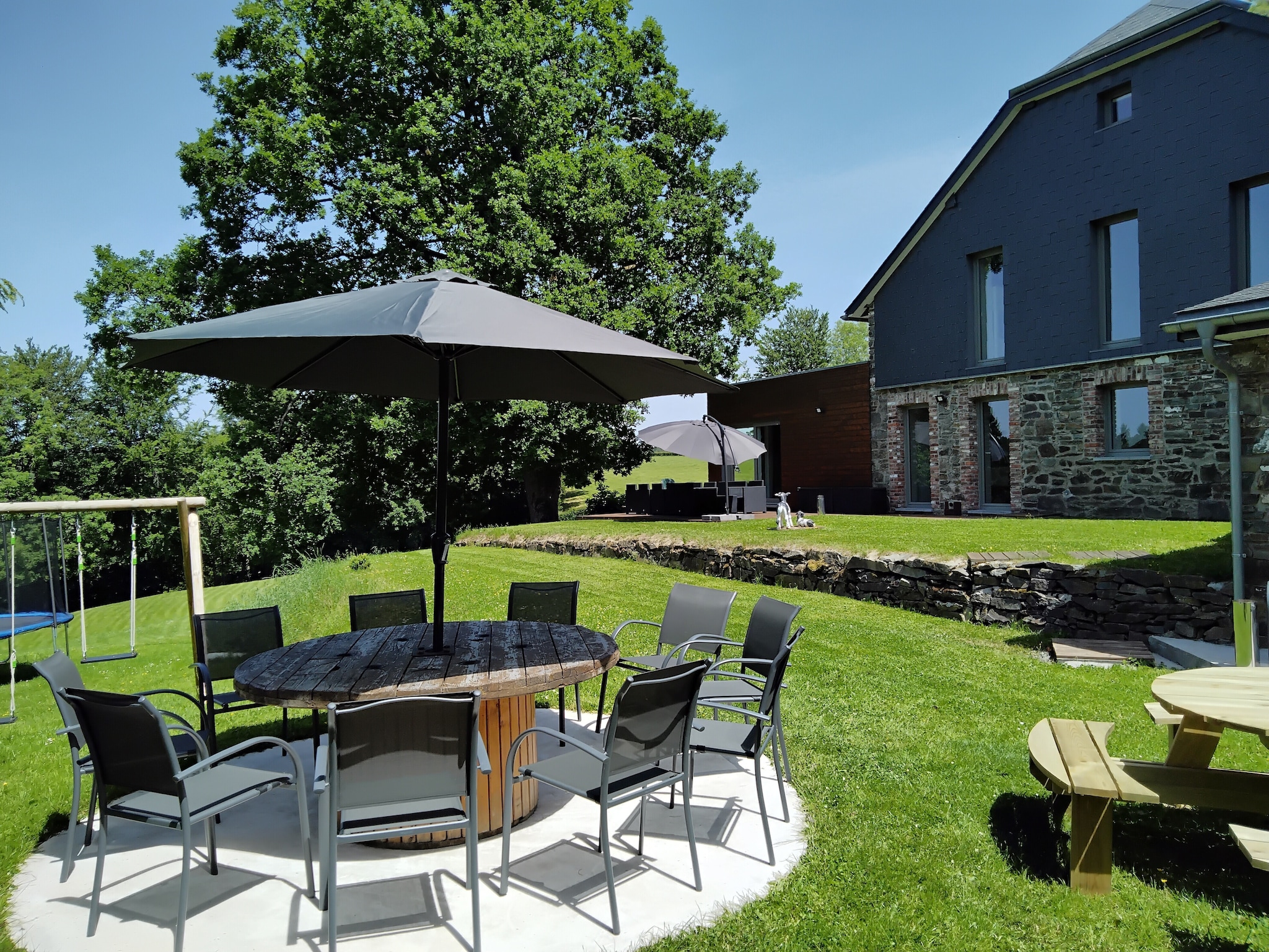   Superbe maison de vacances pour 15 adultes situ&#2