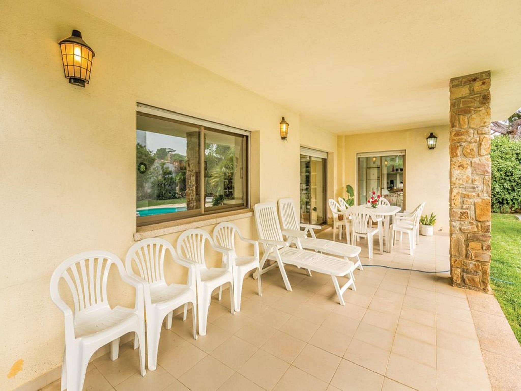   Casa con piscina y jardín L'Escala
