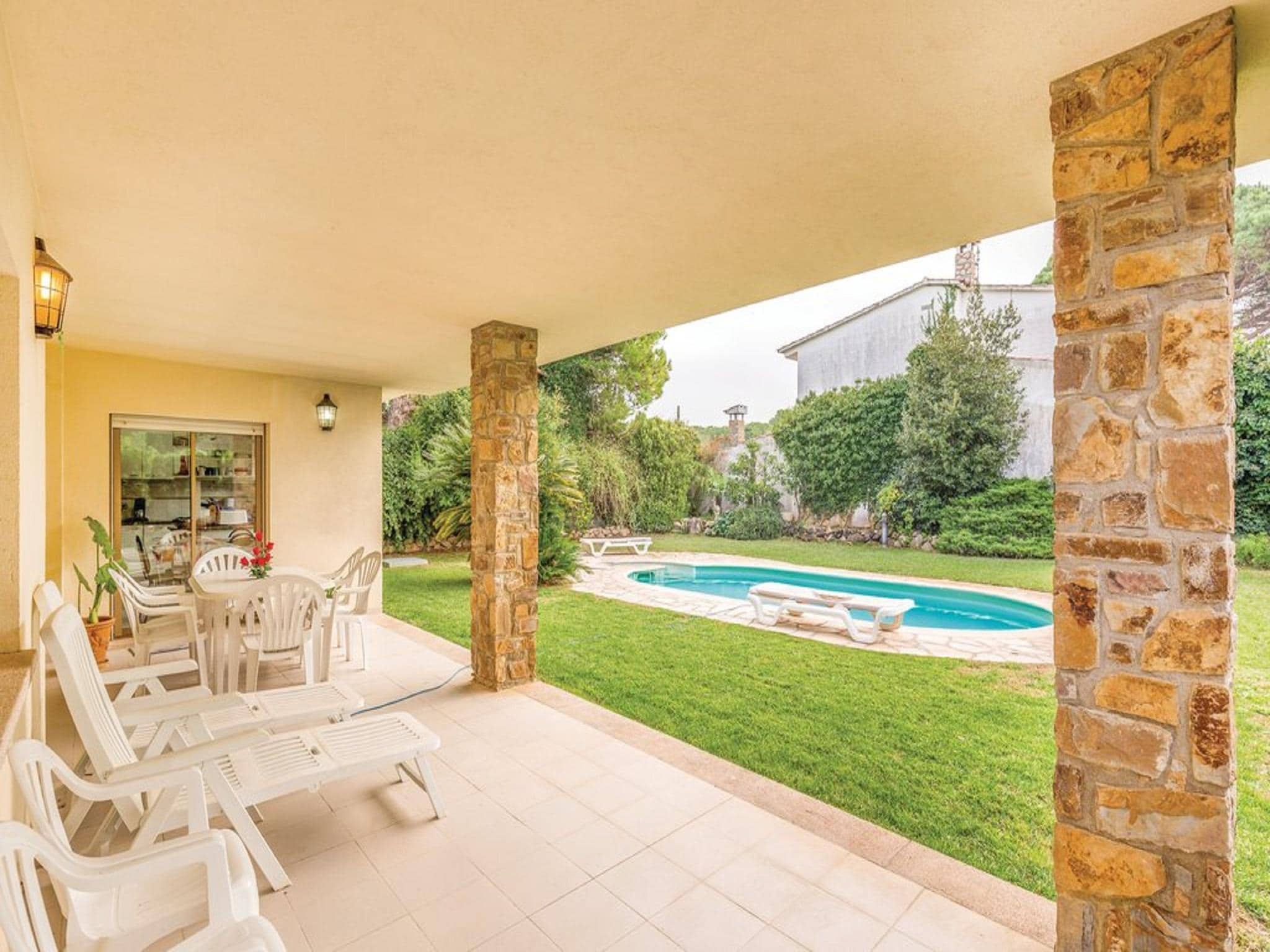   Casa con piscina y jardín L'Escala