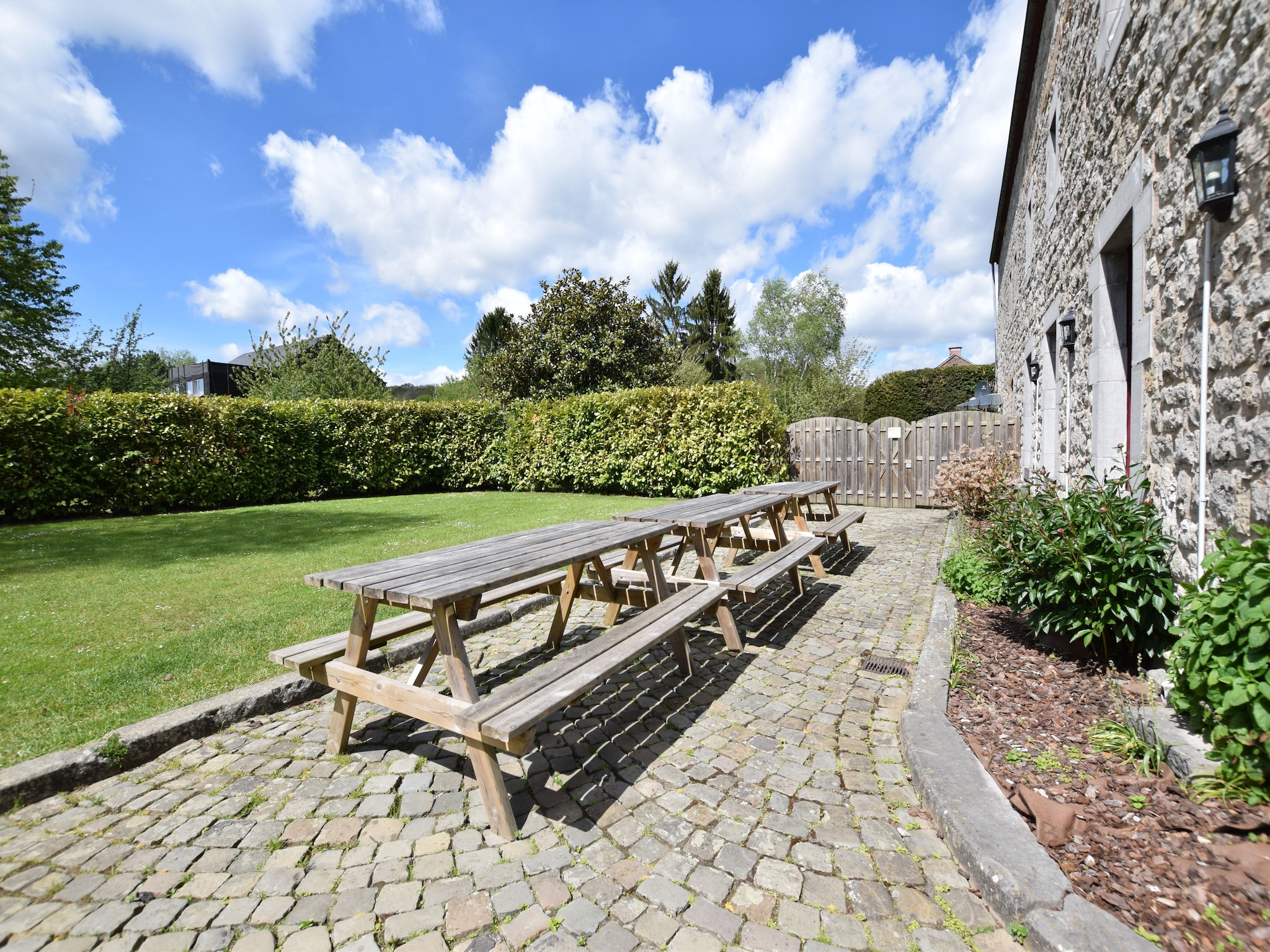   La petite ferme du noyer