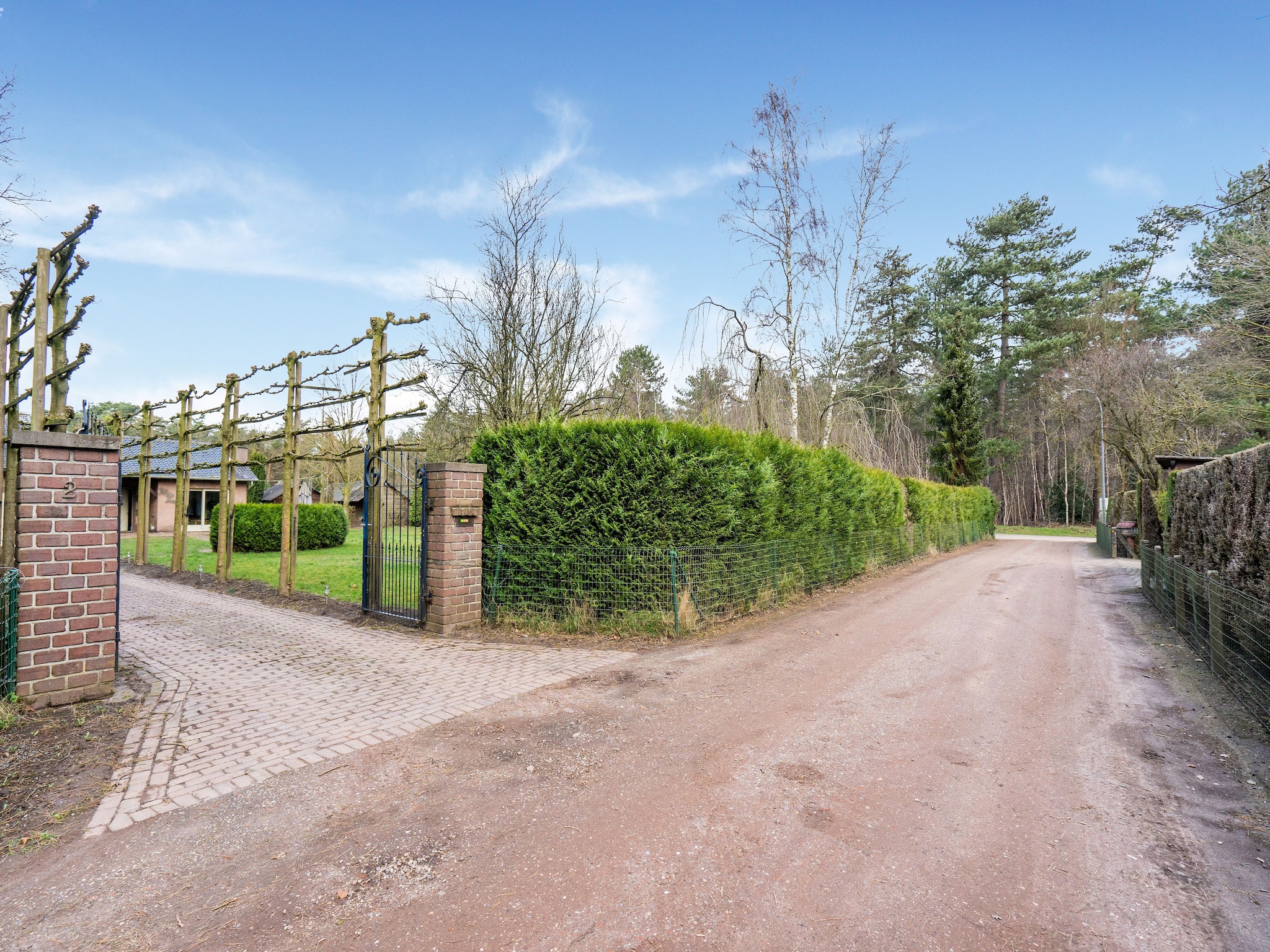   Buiten Huis