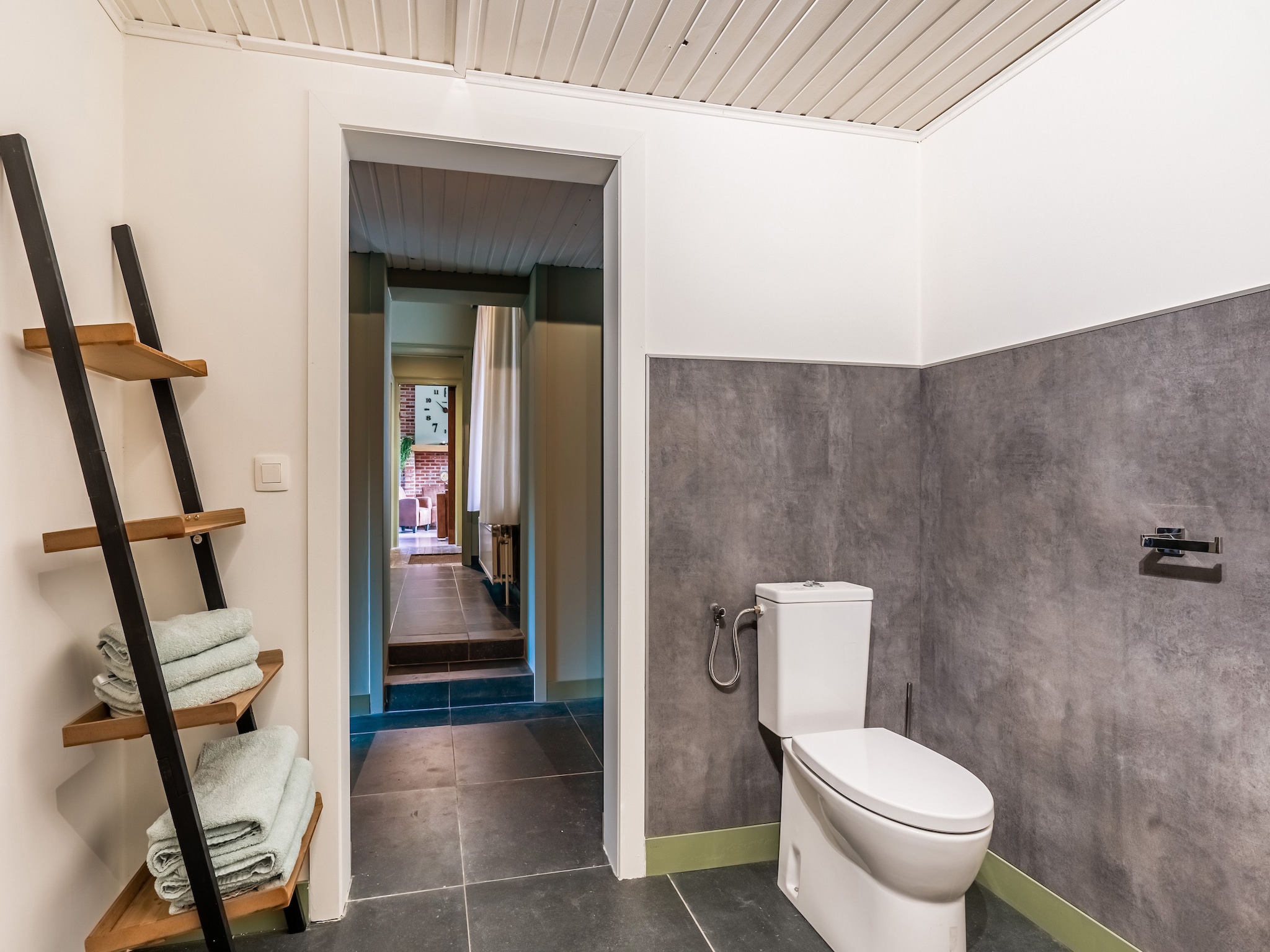   Buiten Huis