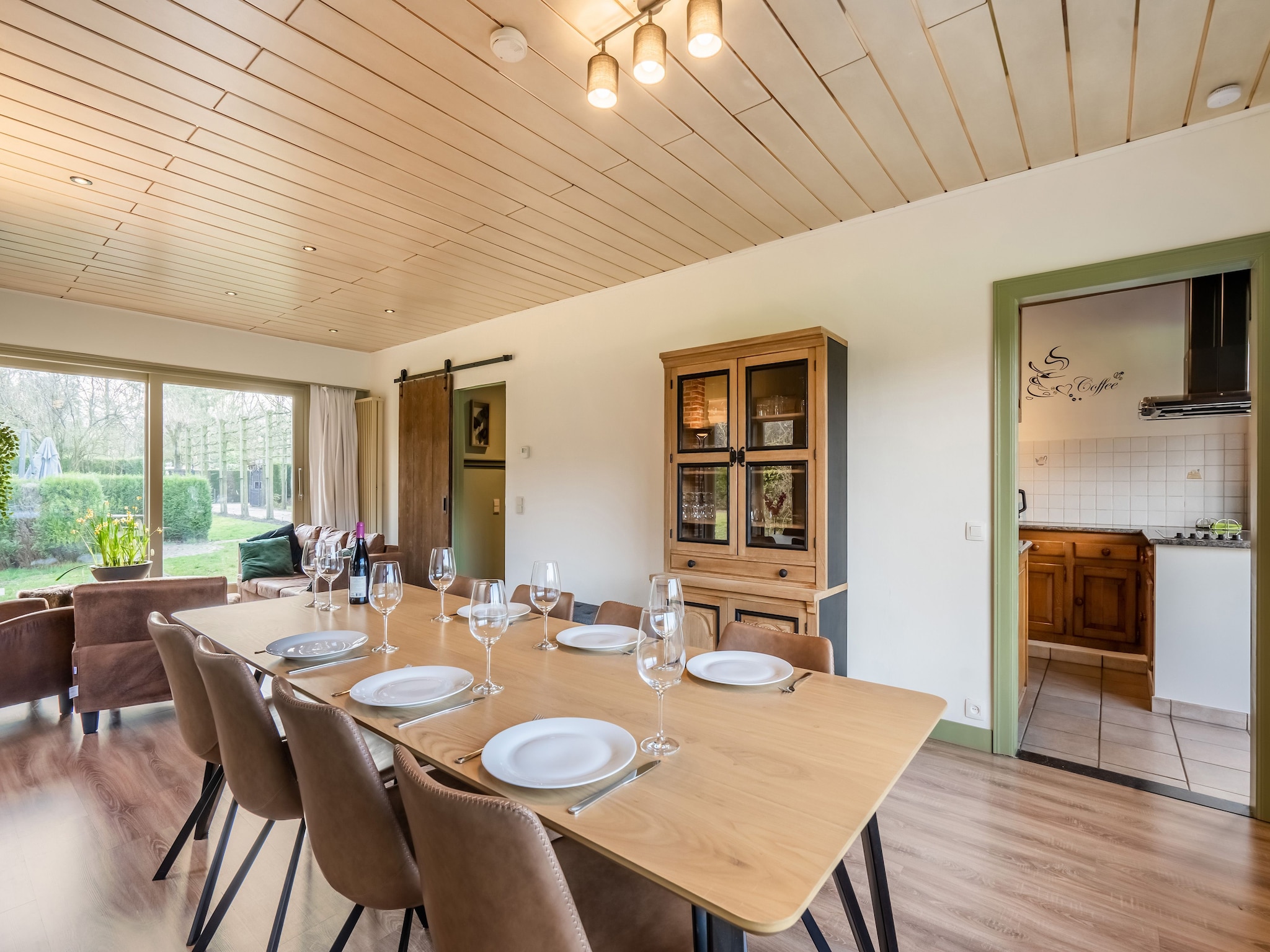   Buiten Huis