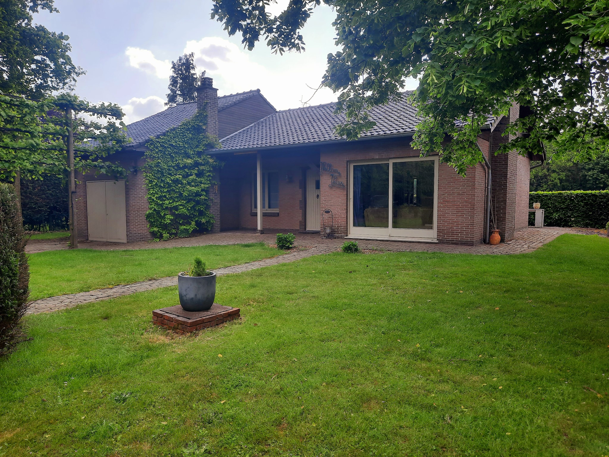   Buiten Huis