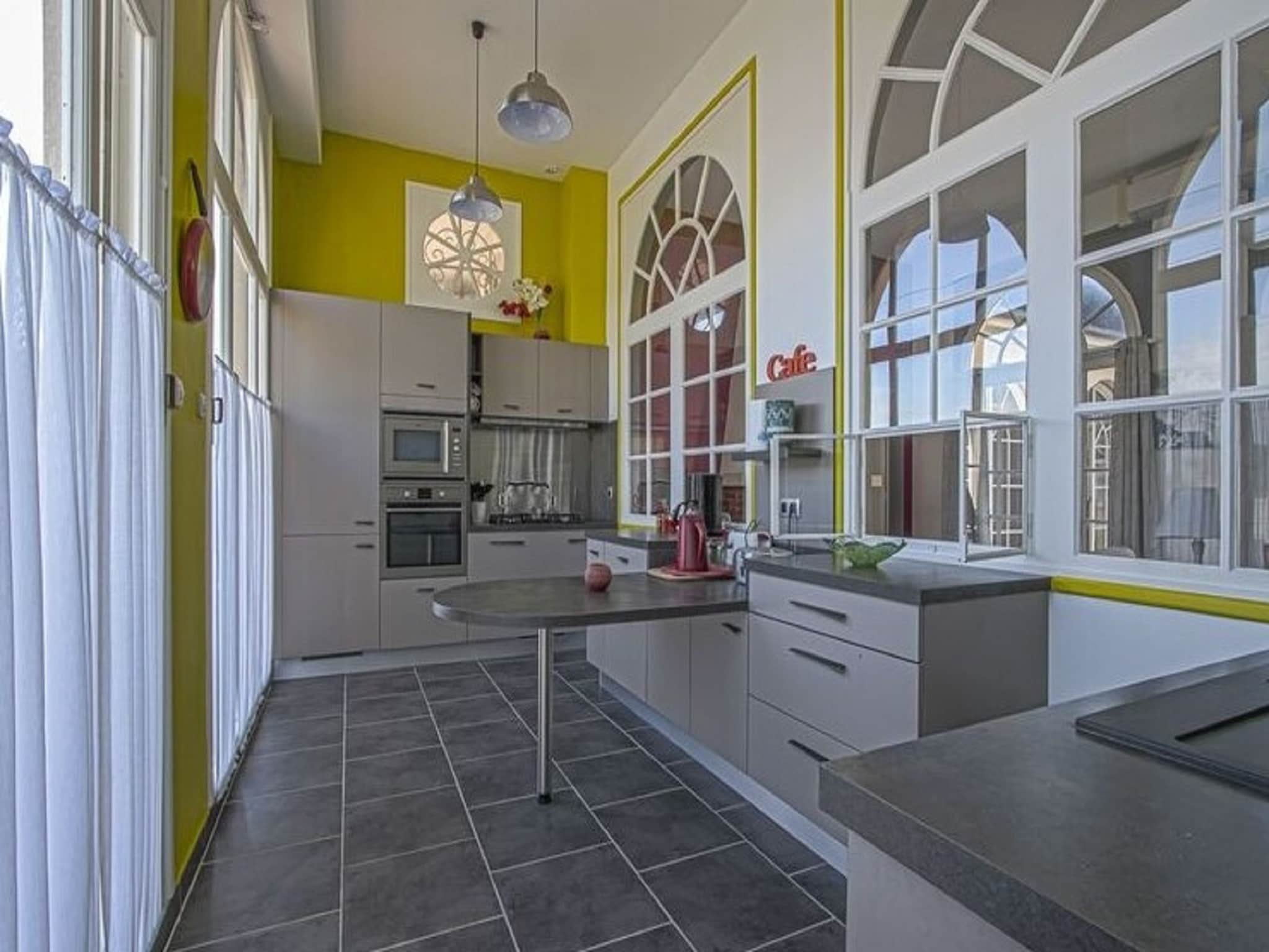   GUYBERNINE MAISON