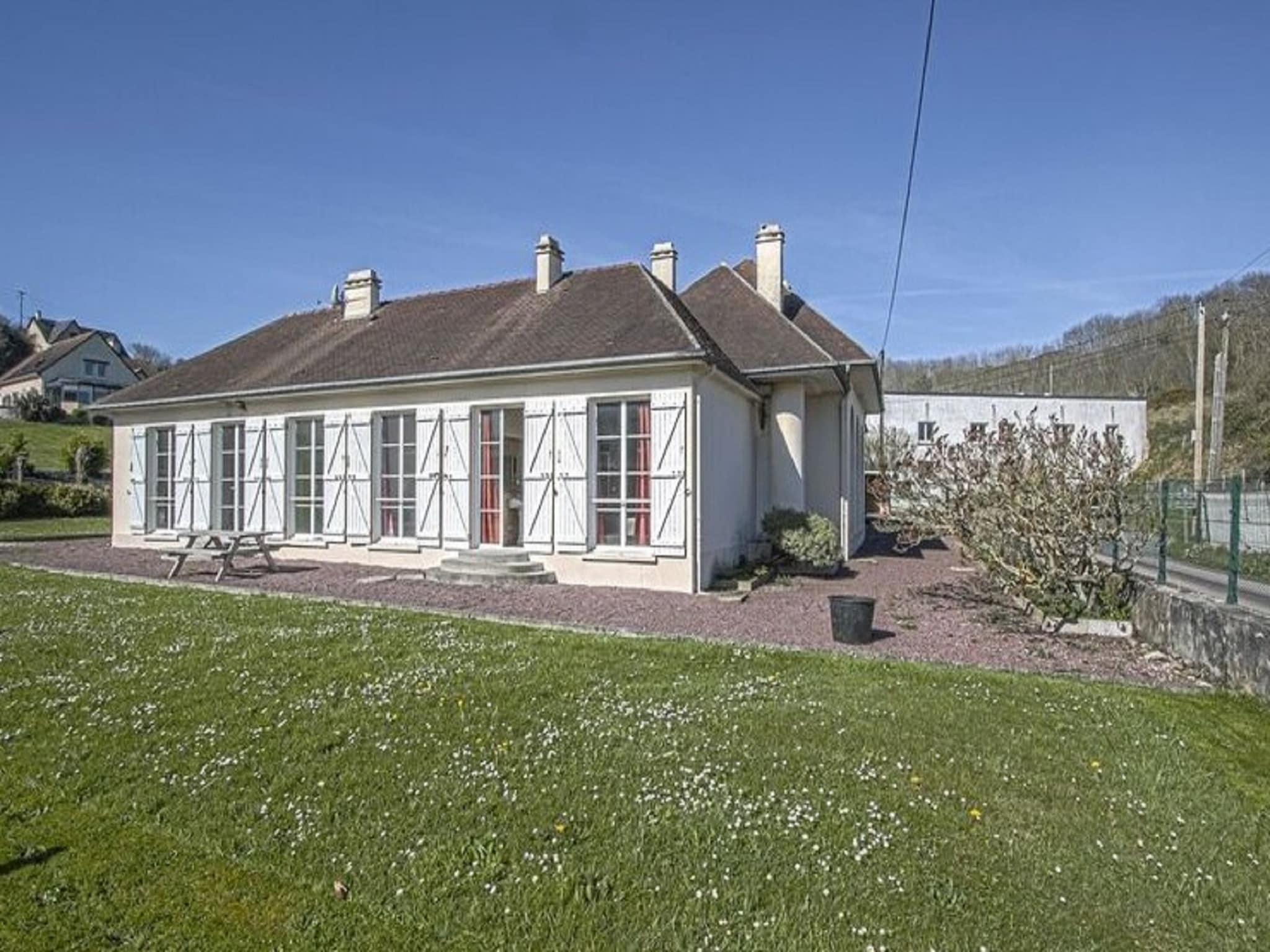   GUYBERNINE MAISON