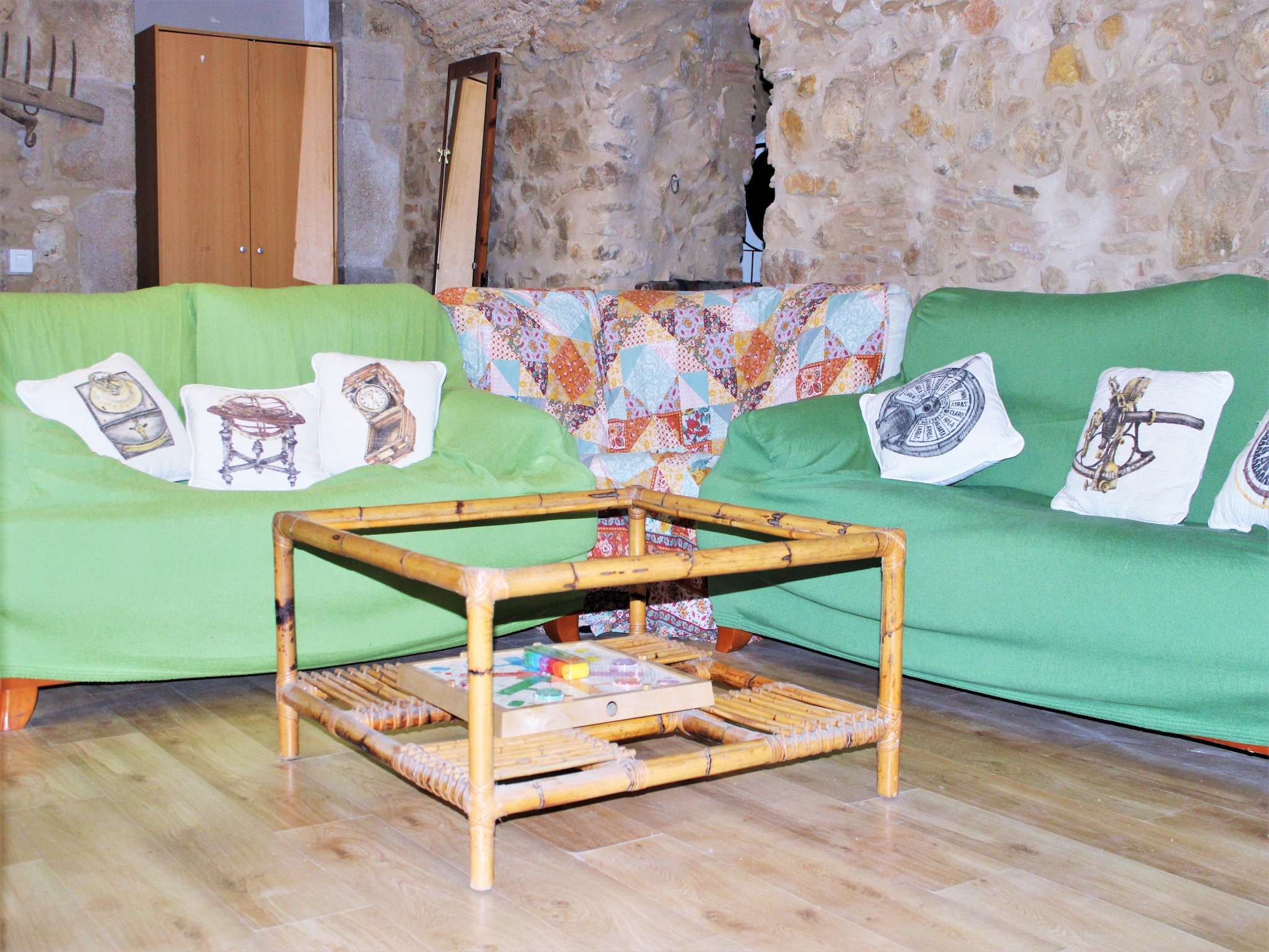   Les Corts de CAL VIRREI