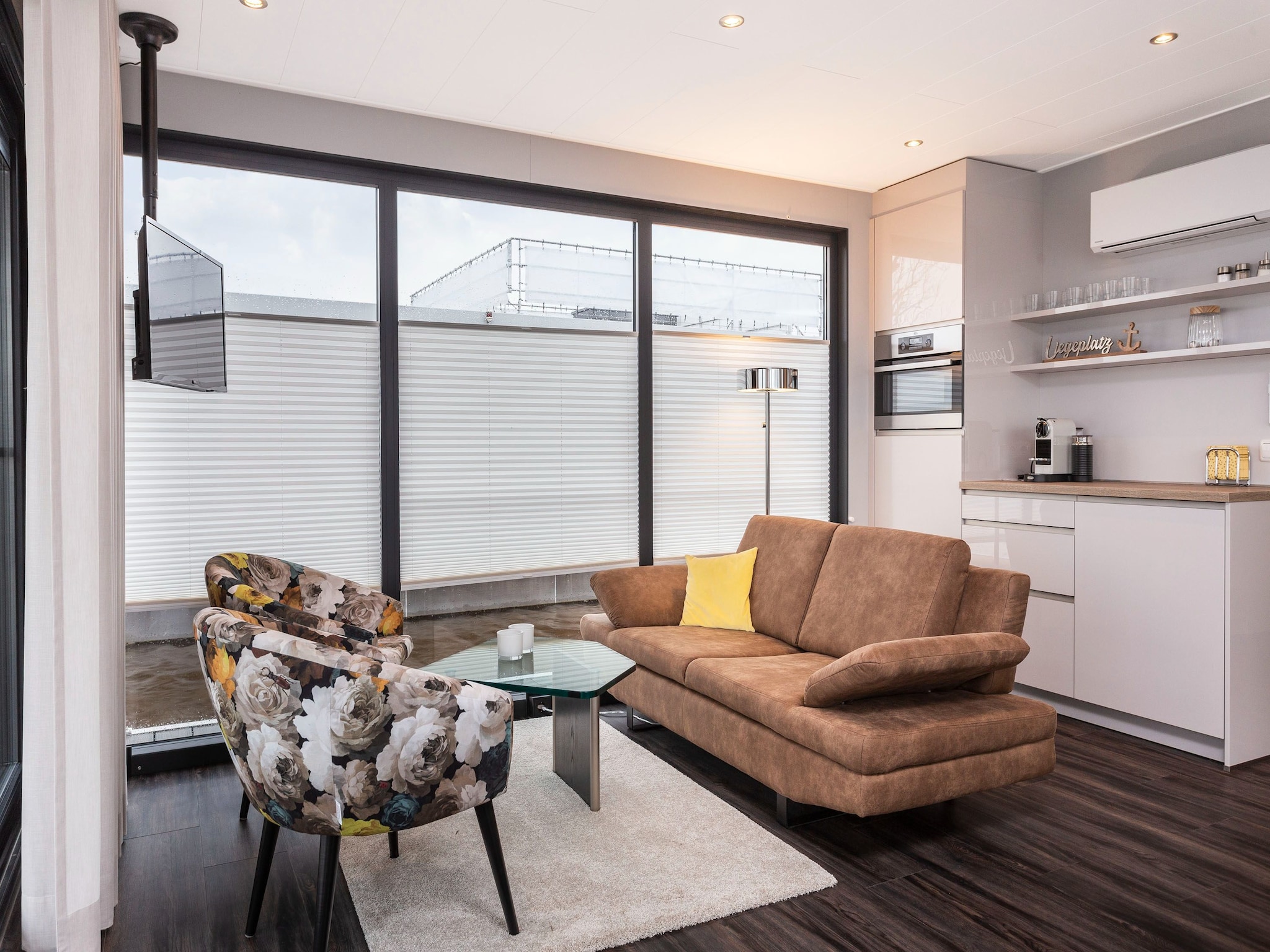   Houseboat Elysium met dakterras