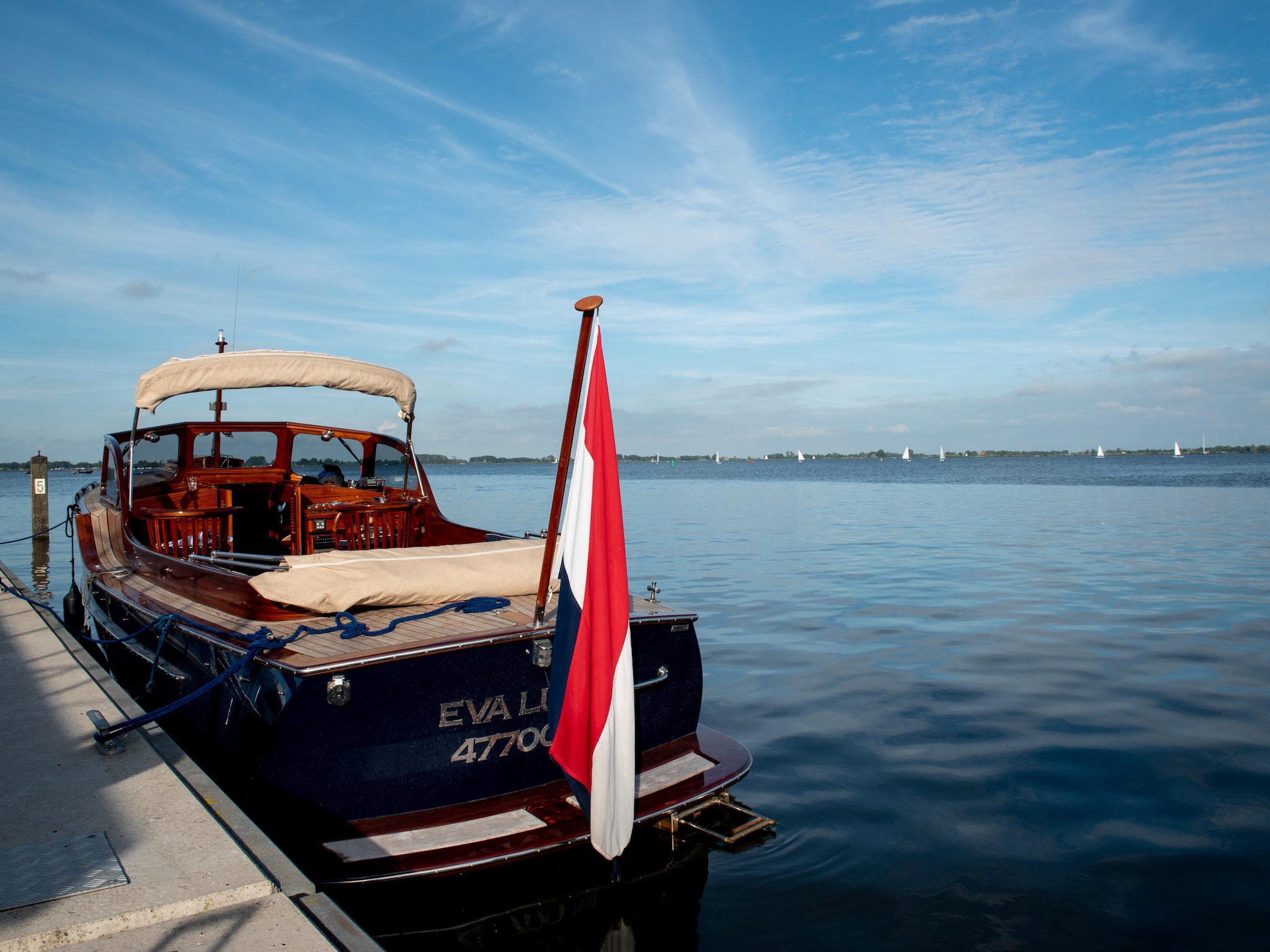   Houseboat Elysium met dakterras