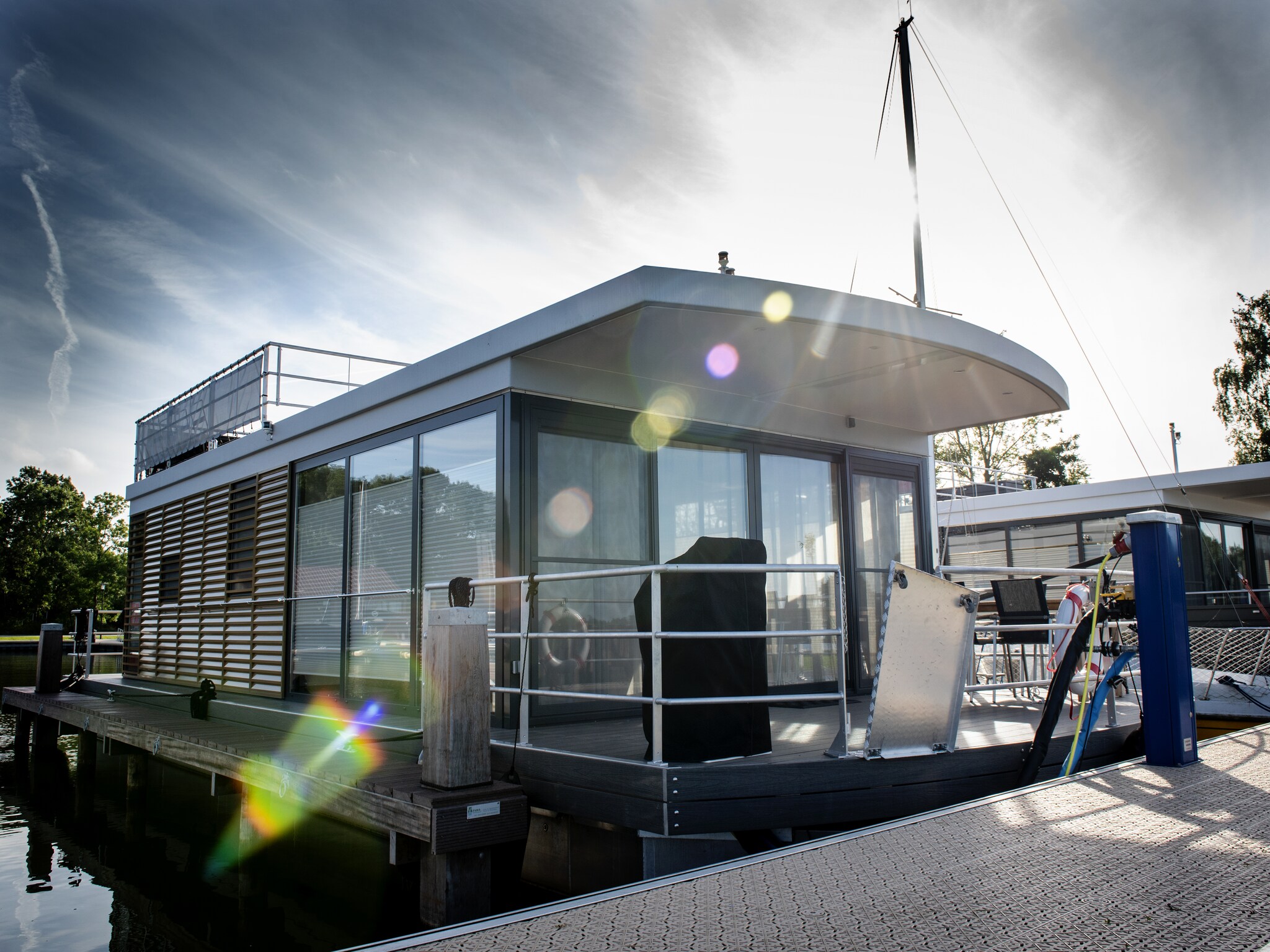   Houseboat Elysium met dakterras