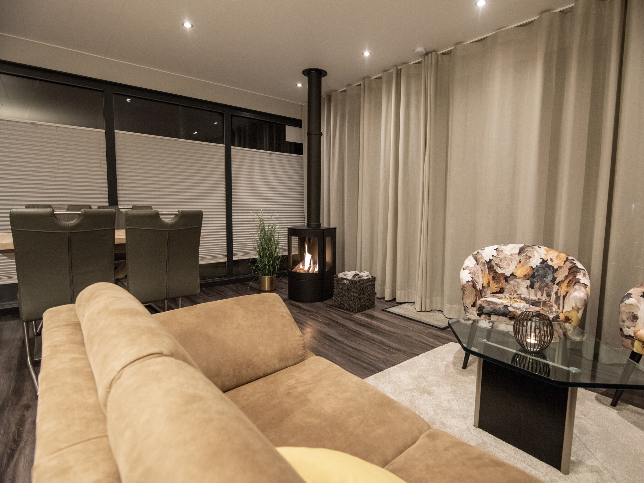   Houseboat Elysium met dakterras