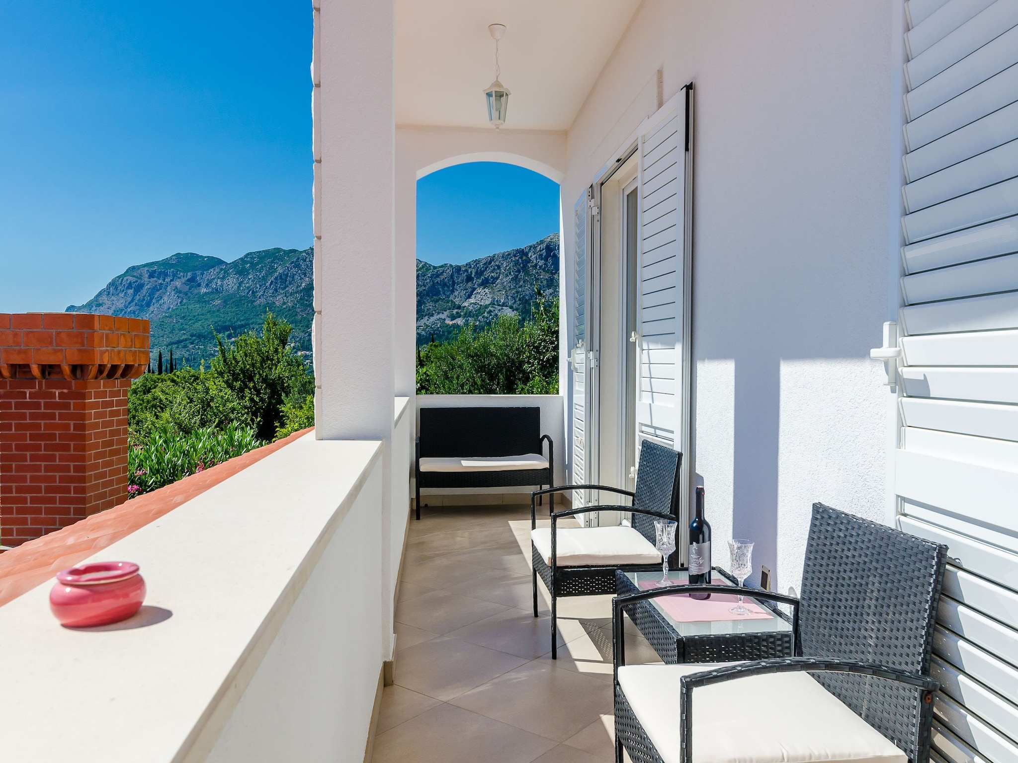 Lomatalo Villa Mateo - Three Bedroom Apartment with Terrace