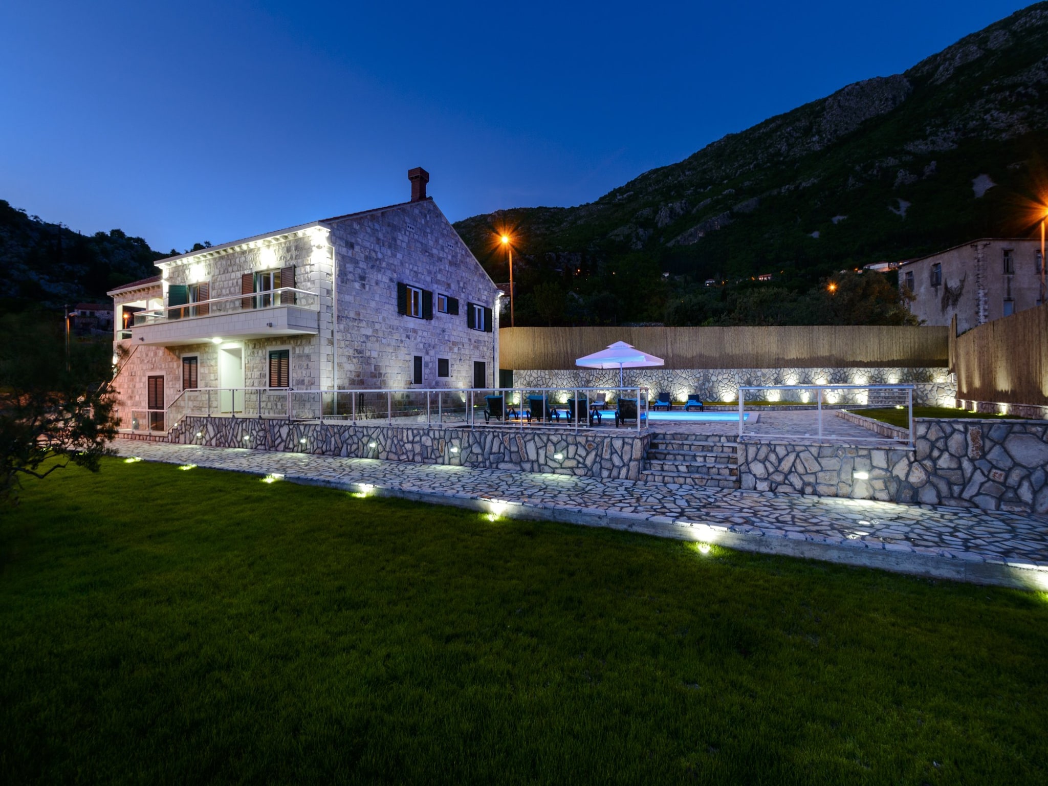 Dům Villa Pave - Six-Bedroom Villa with Terrace and Sw