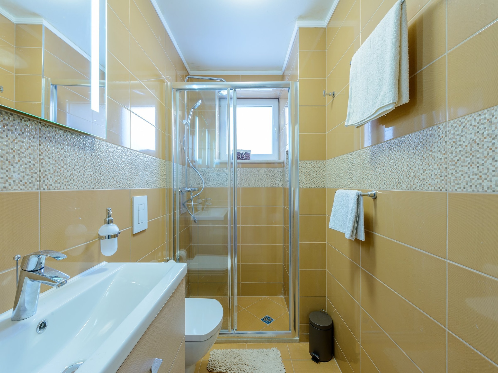 Dům Villa Pave - Six-Bedroom Villa with Terrace and Sw