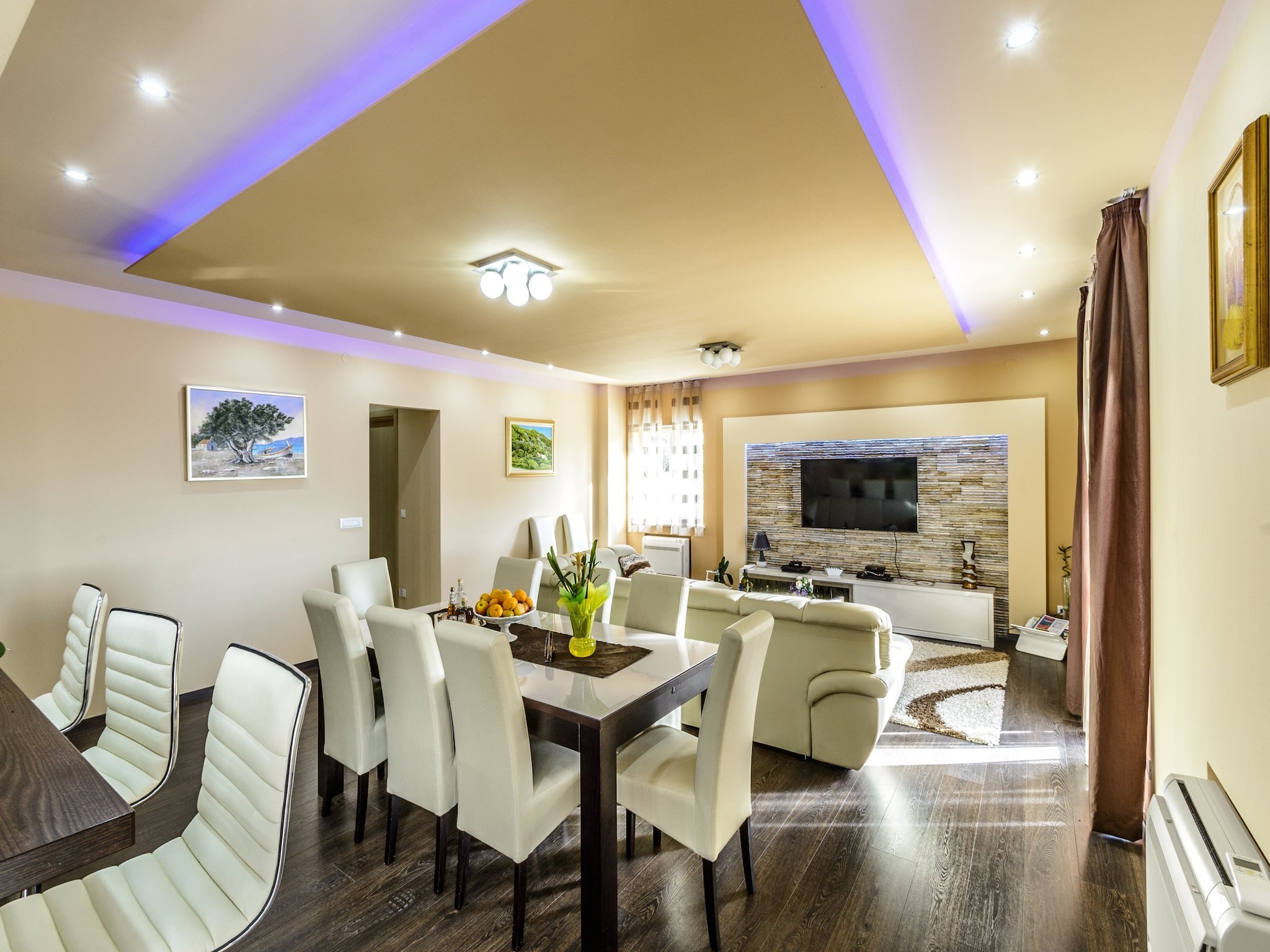 Dům Villa Pave - Six-Bedroom Villa with Terrace and Sw