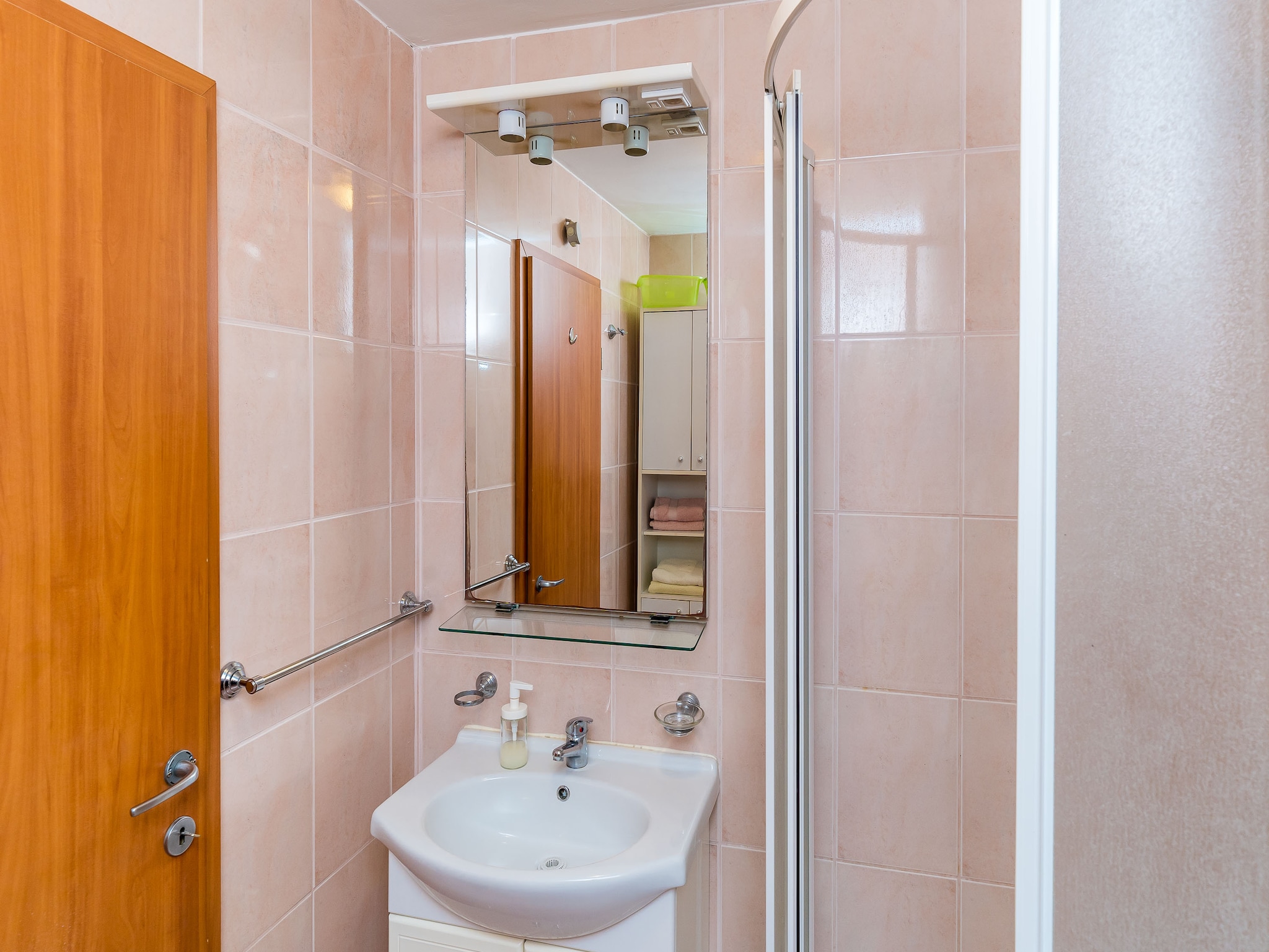 Apartmá Apartments Princ Hrvoje- One-Bedroom Apartment wit