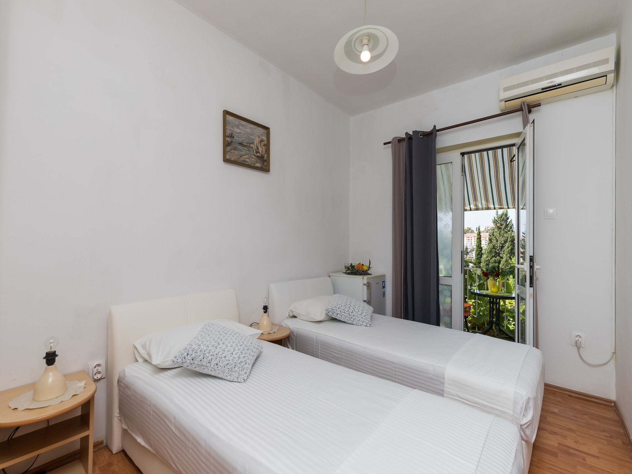 Apartmá Guest House Bradas- Twin  Room with Shared Bathroo