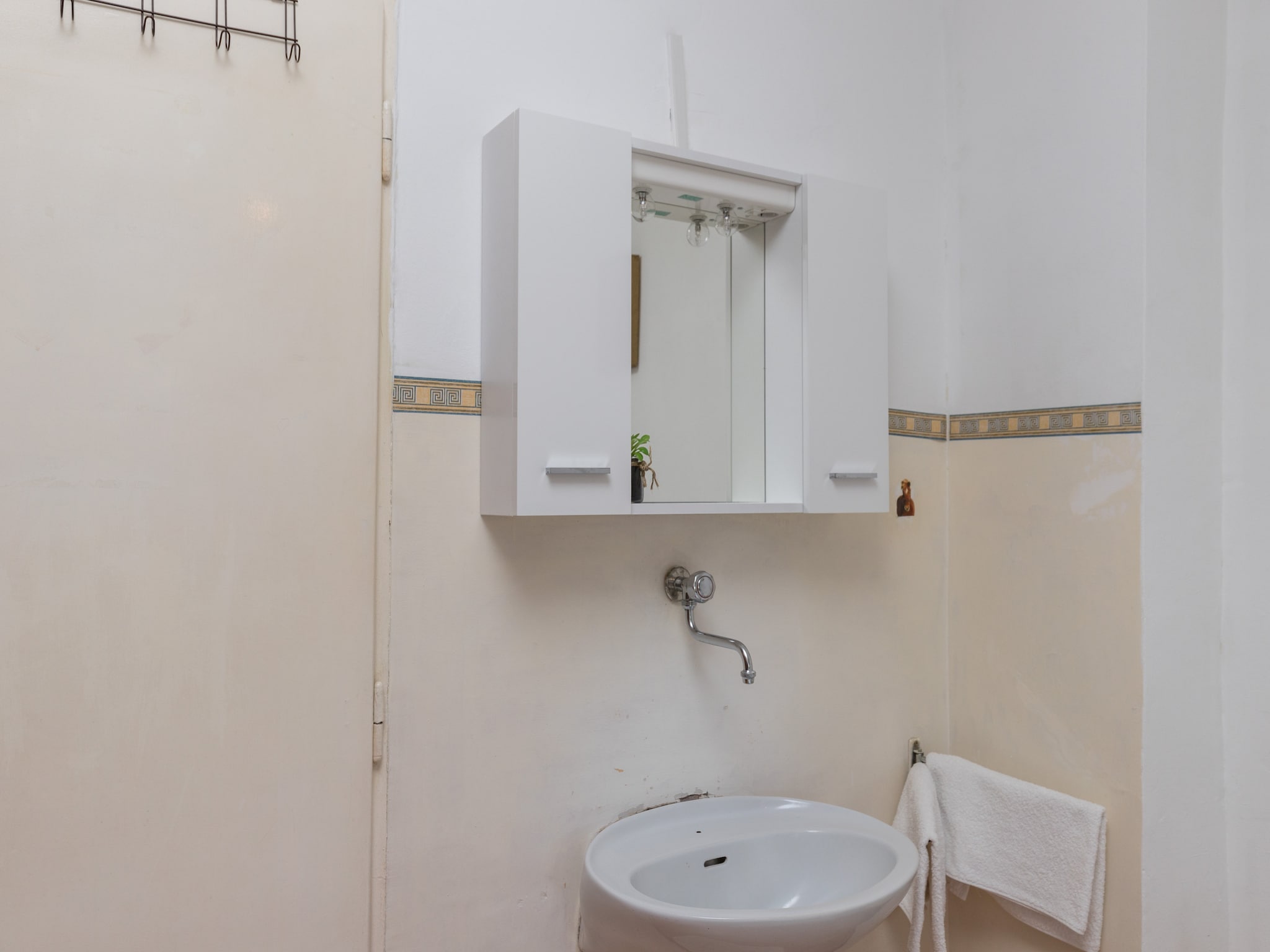 Apartmá Guest House Bradas- Twin  Room with Shared Bathroo