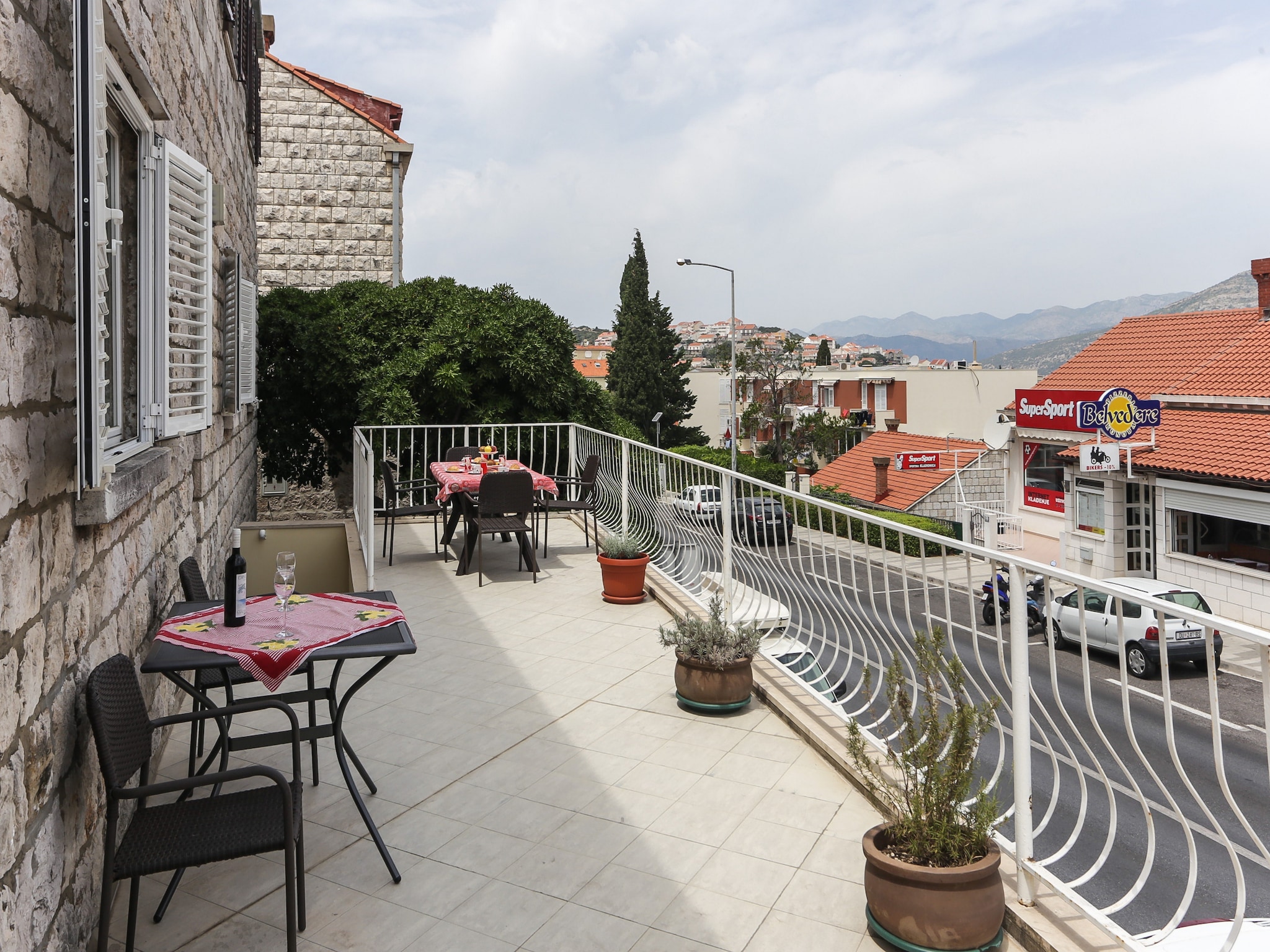 Apartmá Apartments Sisic - Two Bedroom Apartment with Terr