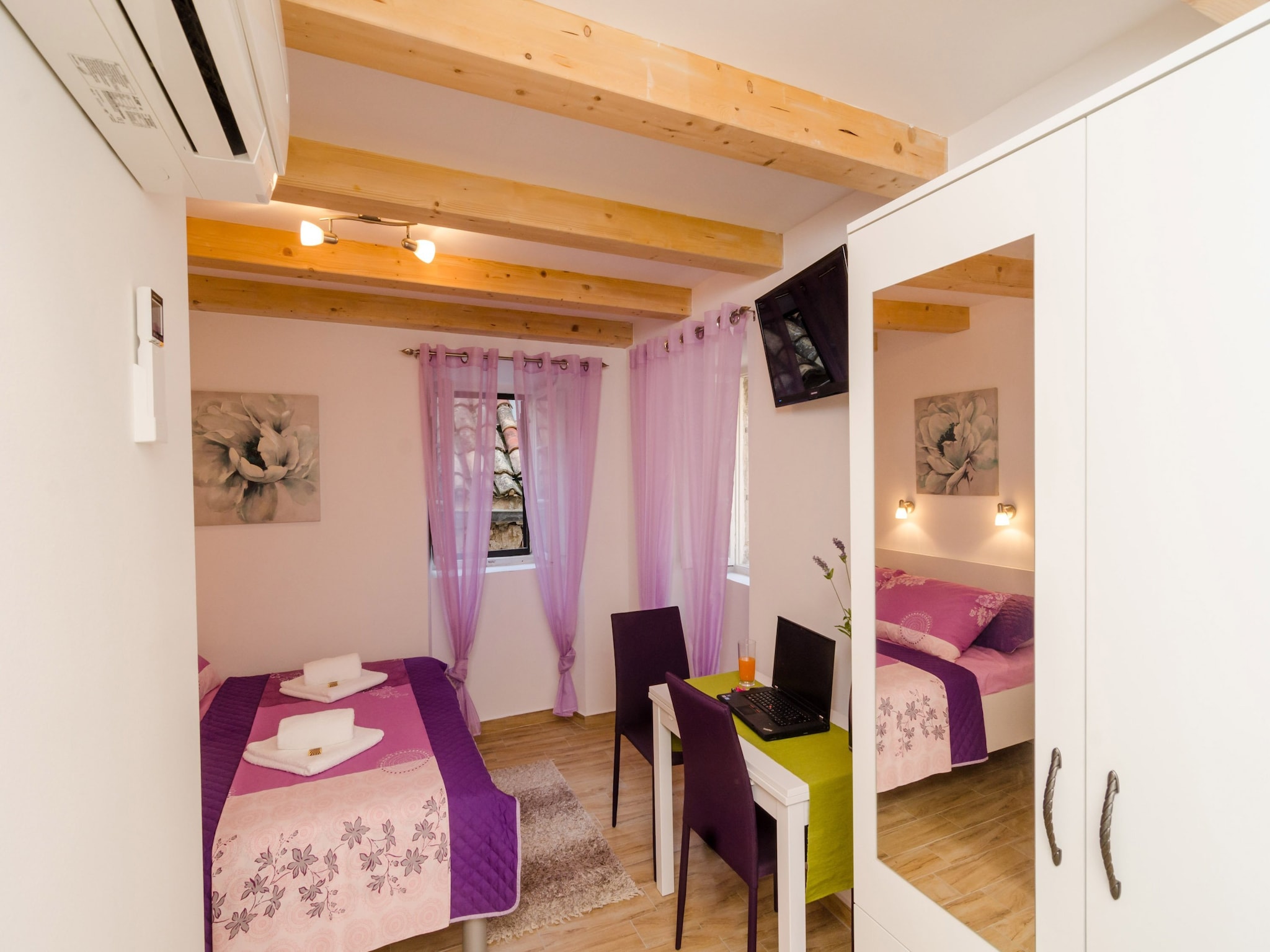 Apartmá Lavender Garden Apartments - Studio Apartment with