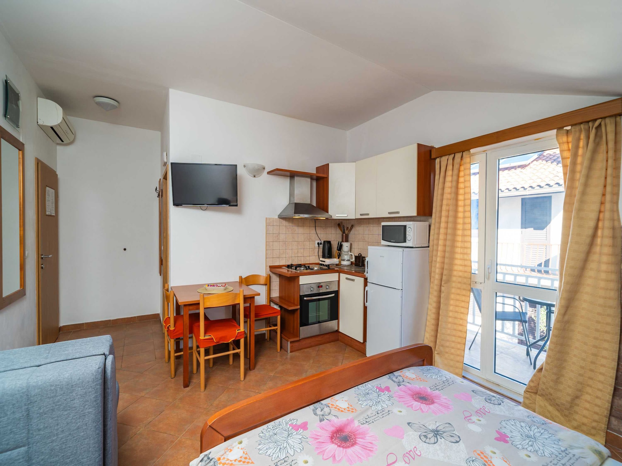 Apartmá Apartments Senjo - Studio Apartment with Balcony a