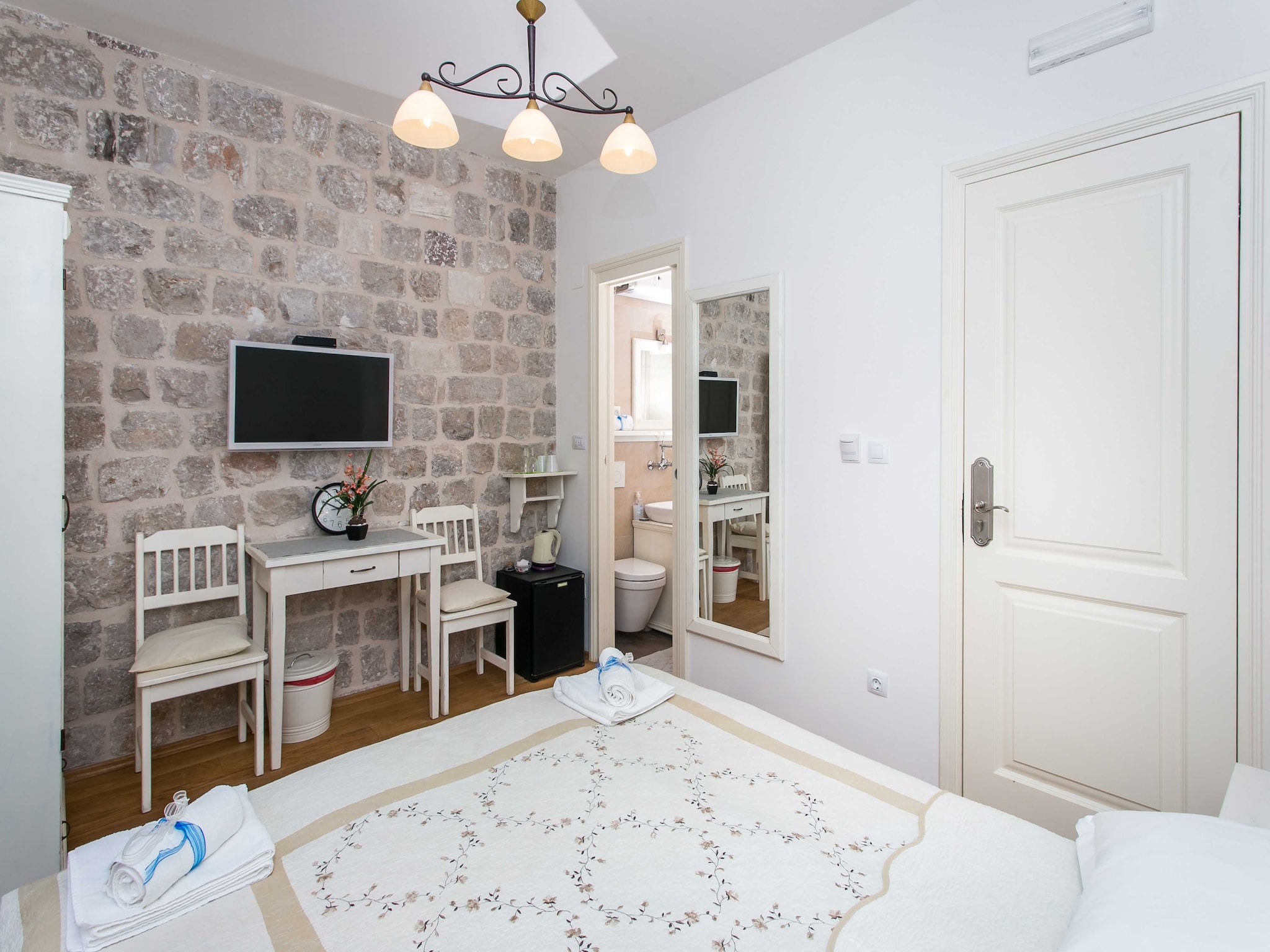 Apartmá Guest House Lumin - Deluxe Double or Twin Room wit