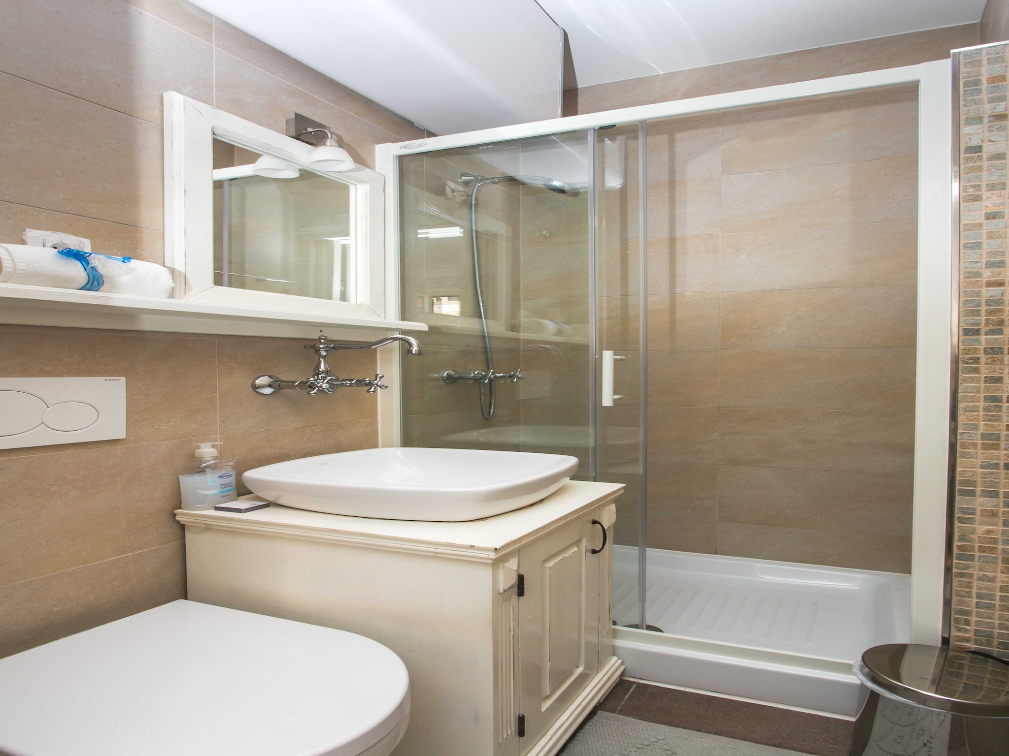 Apartmá Guest House Lumin - Deluxe Double or Twin Room wit