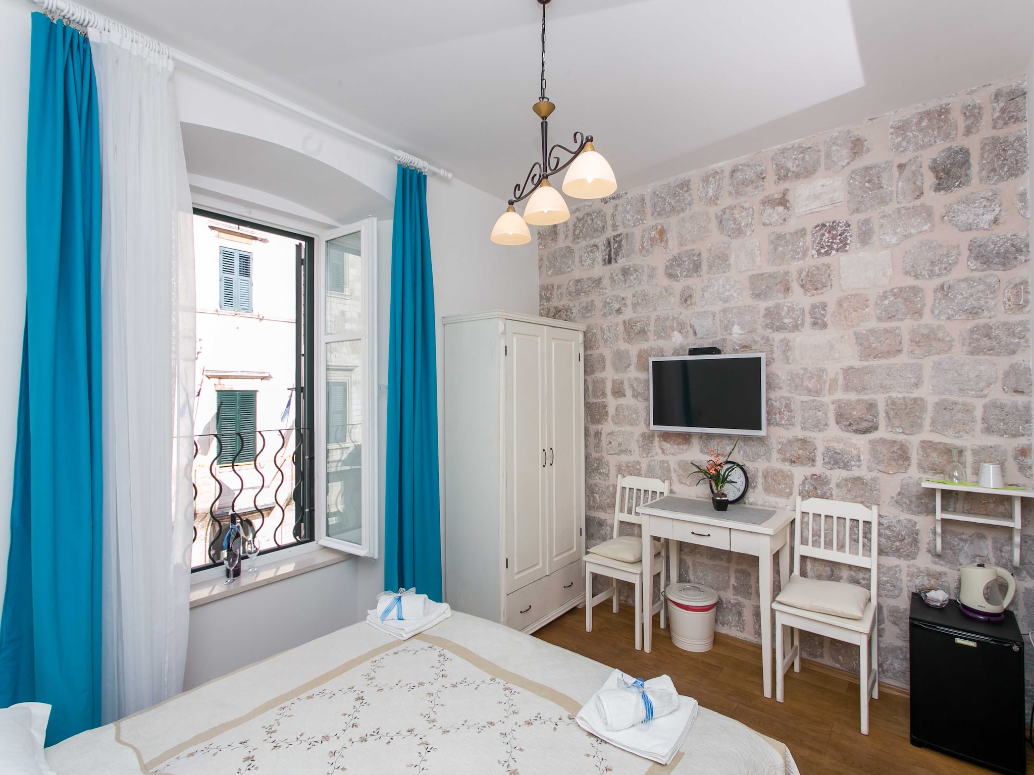 Apartmá Guest House Lumin - Deluxe Double or Twin Room wit