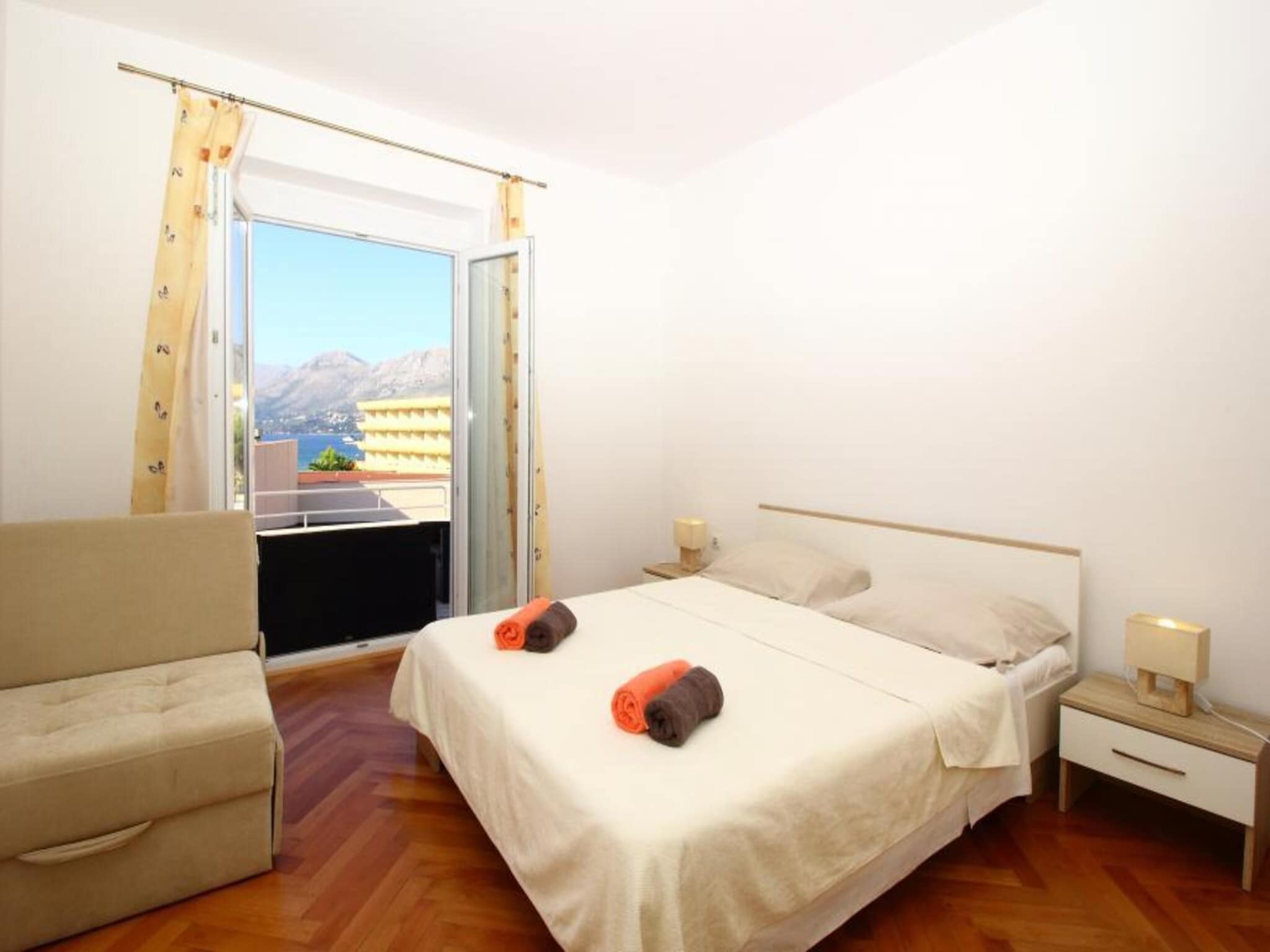 Apartmá Apartments Dubreta - Two Bedroom Apartment with Ba