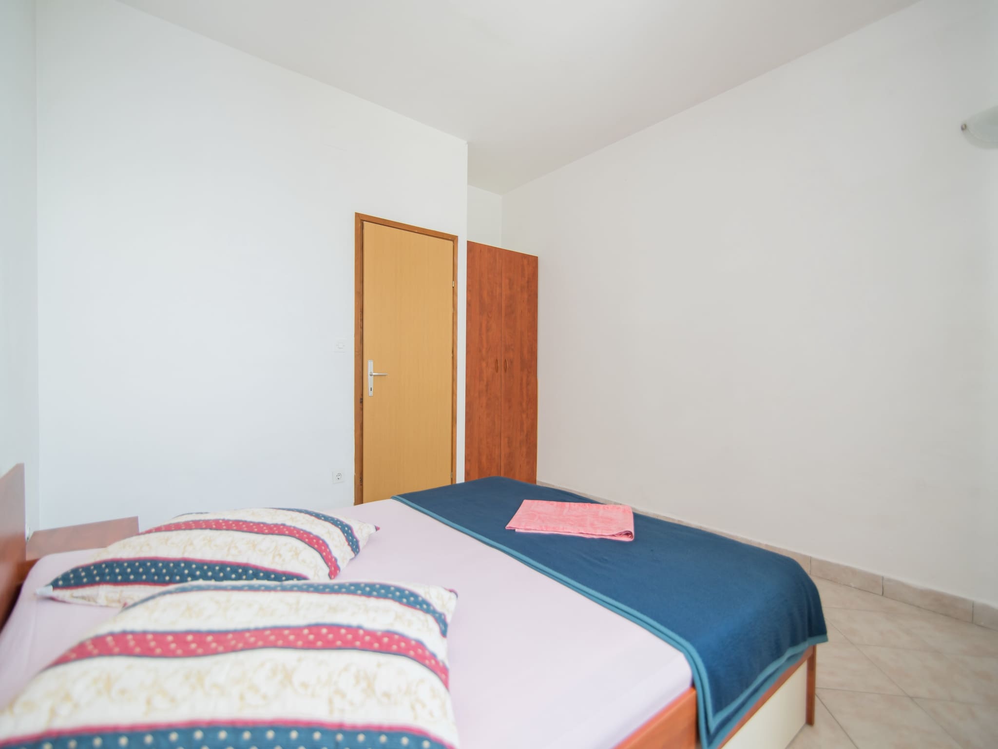 Ferienwohnung Apartments Neva- One Bedroom Apartment