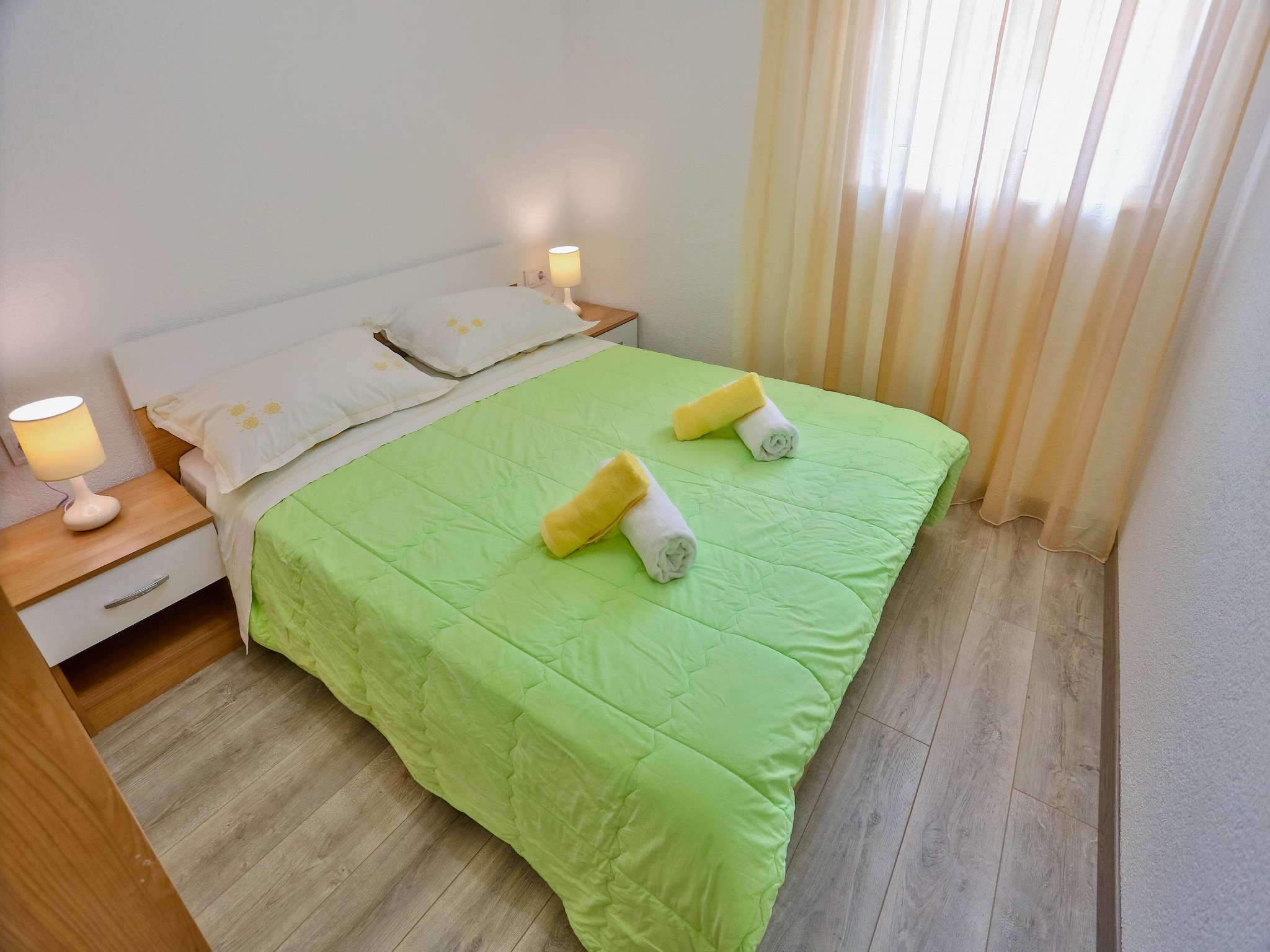 Apartmá Apartments Lenka - Two Bedroom Apartment with Gard