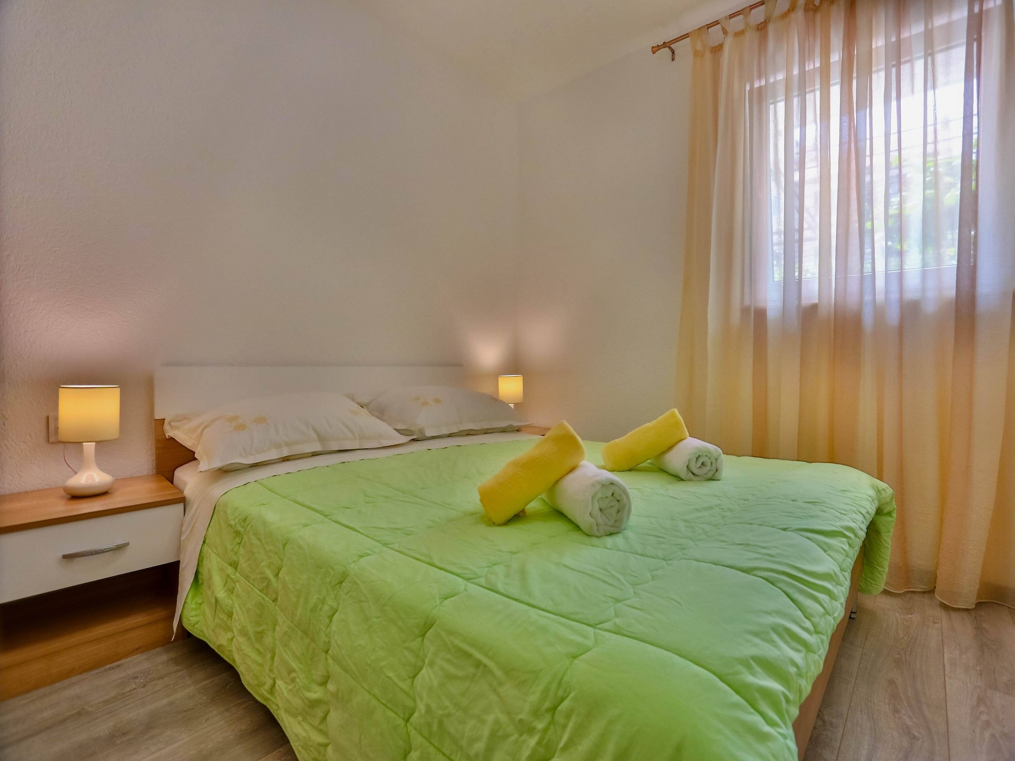 Apartmá Apartments Lenka - Two Bedroom Apartment with Gard
