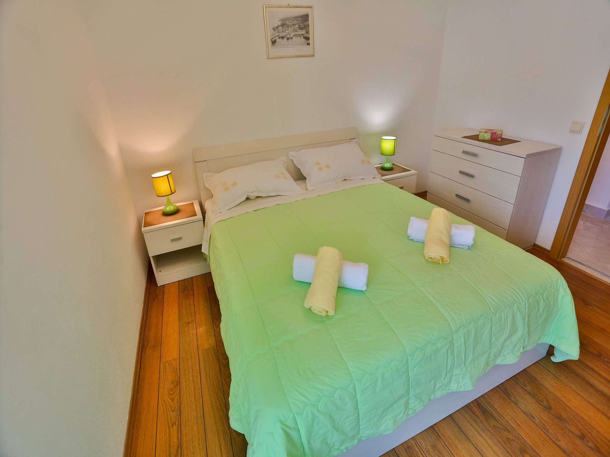 Apartmá Apartments Lenka - Two Bedroom Apartment with Gard