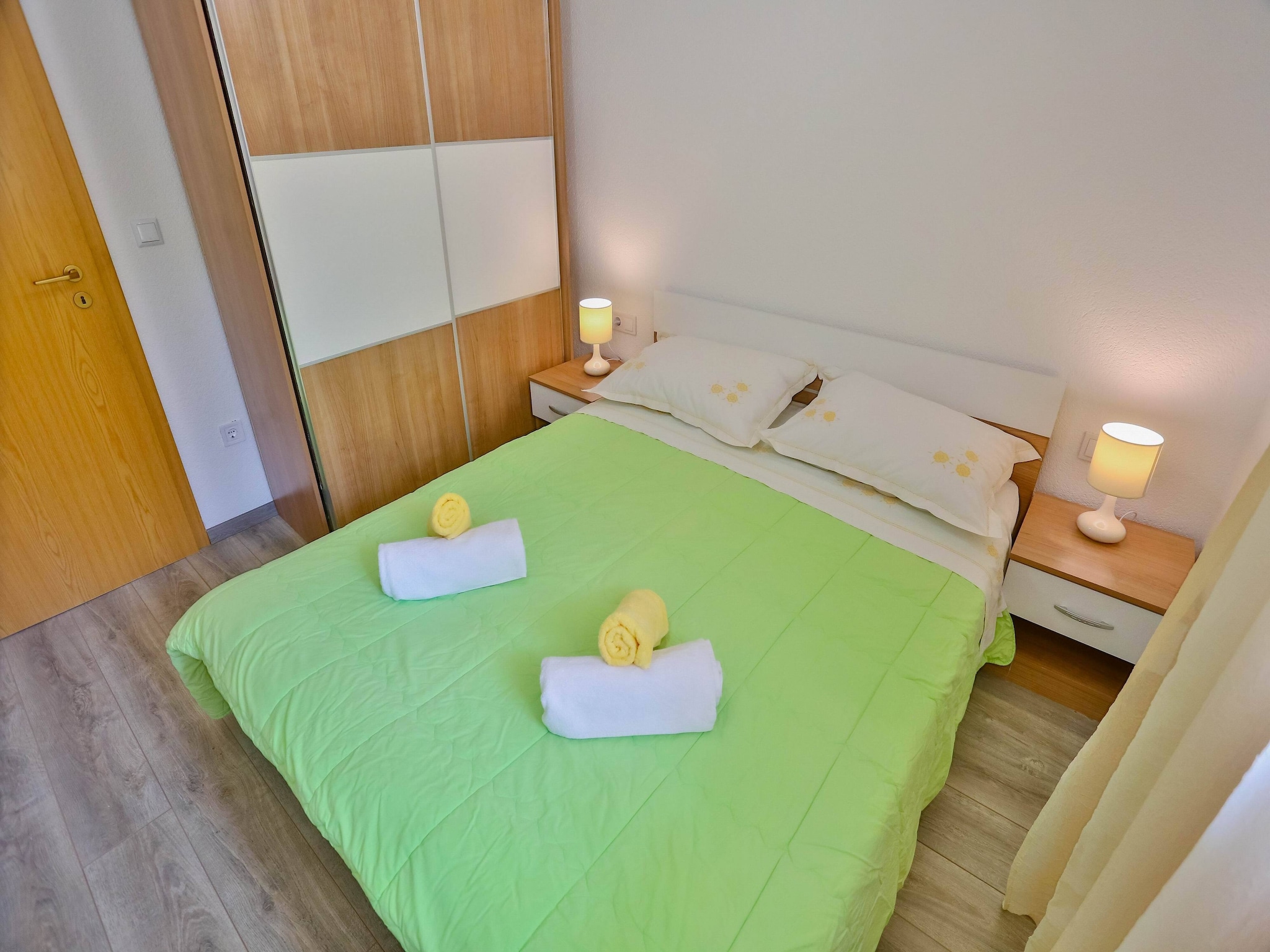 Apartmá Apartments Lenka - Two Bedroom Apartment with Gard