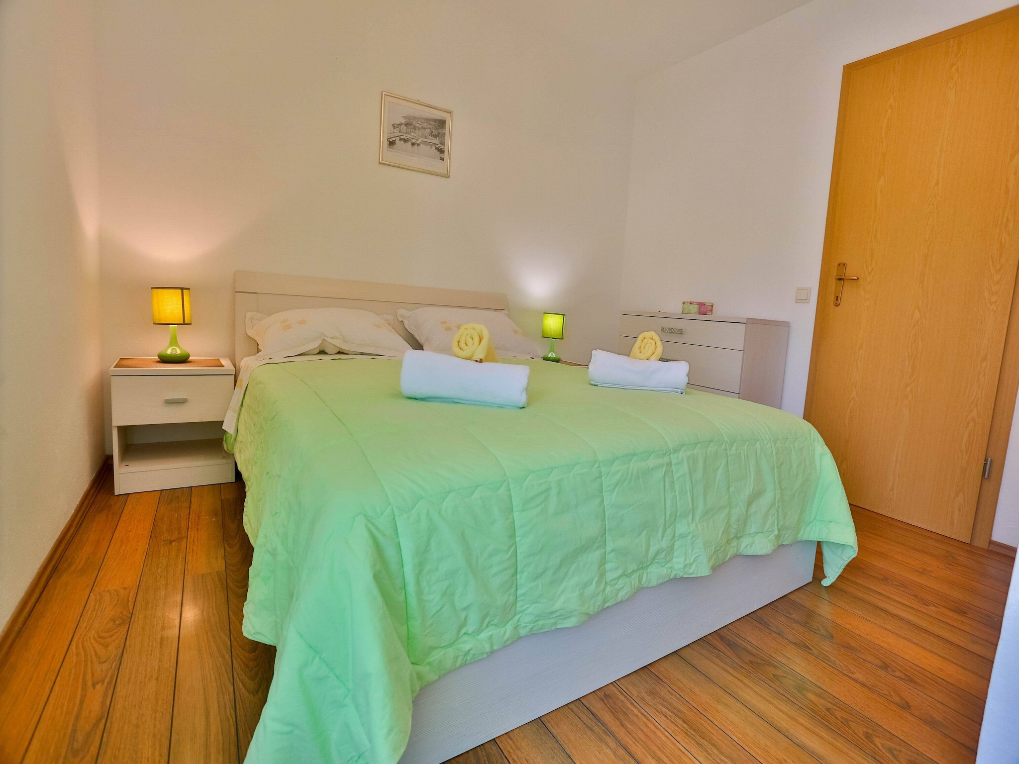 Apartmá Apartments Lenka - Two Bedroom Apartment with Gard