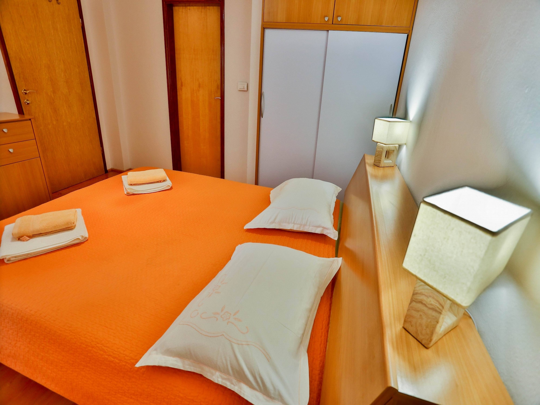 Apartmá Apartments Lenka - Two Bedroom Apartment with Gard