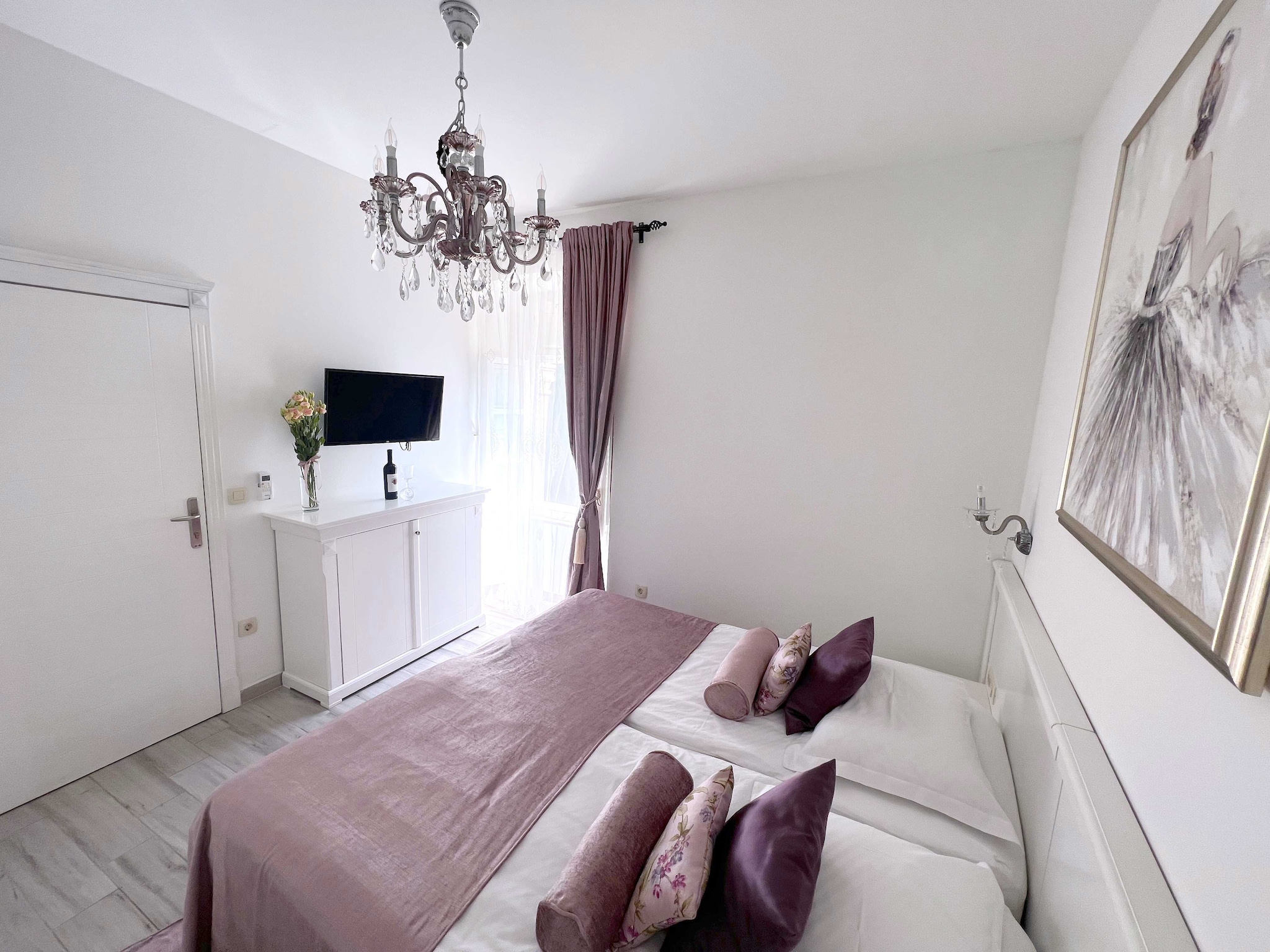 Ferienwohnung Bed&Breakfast Sorgo Palace- Comfort Family Room (A