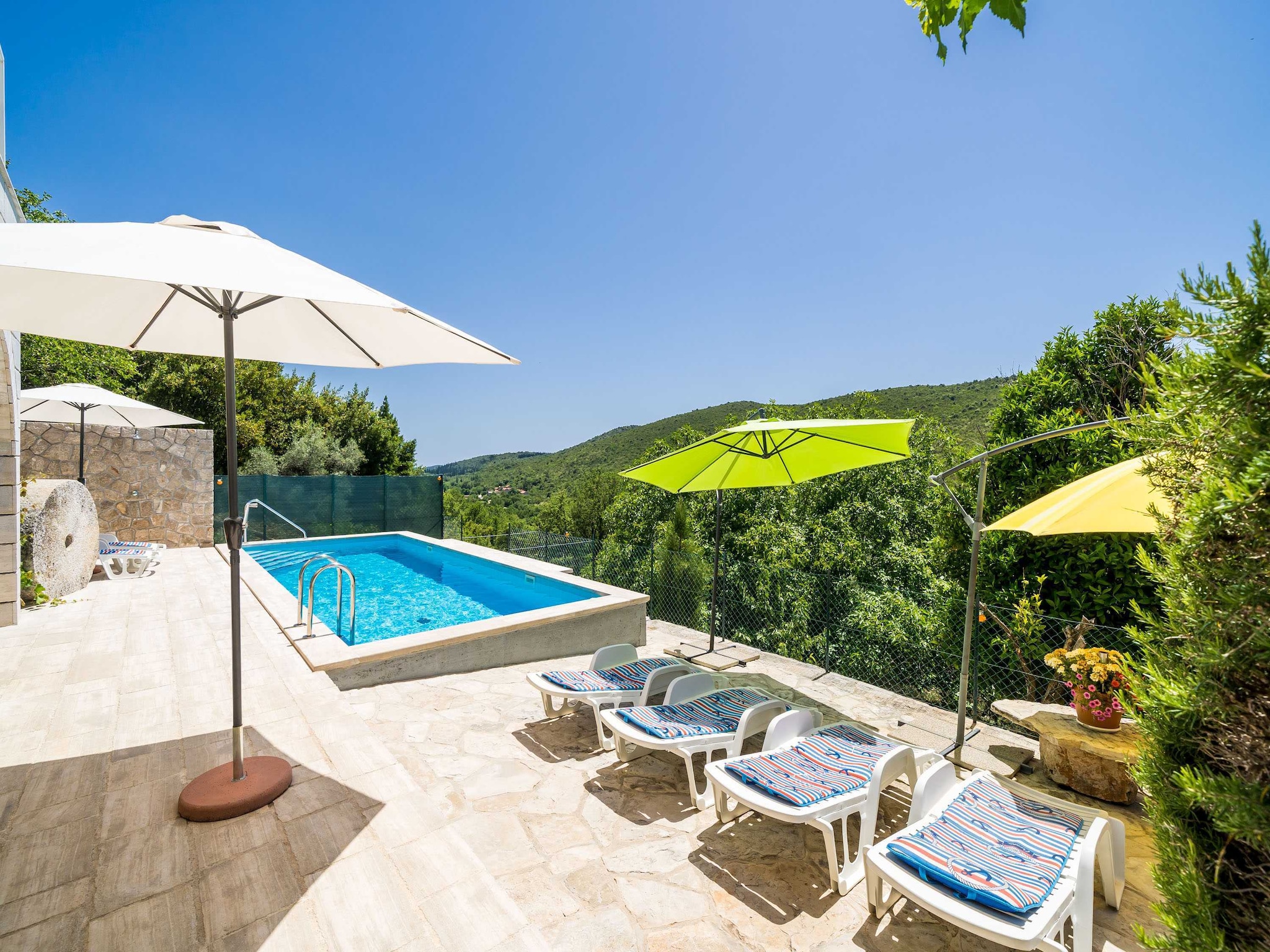   House Kočan-Four Bedroom Villa with Terrace a