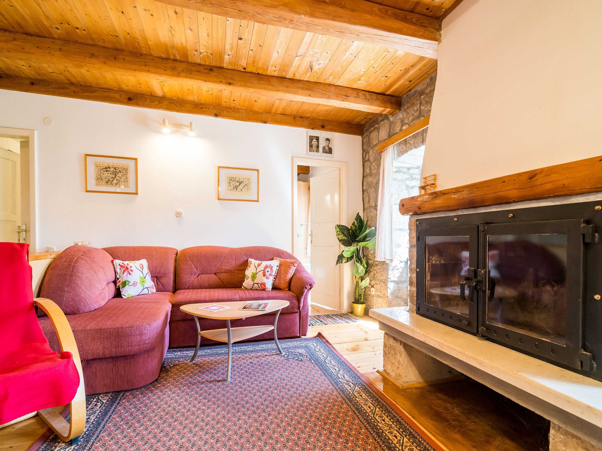   House Kočan-Four Bedroom Villa with Terrace a